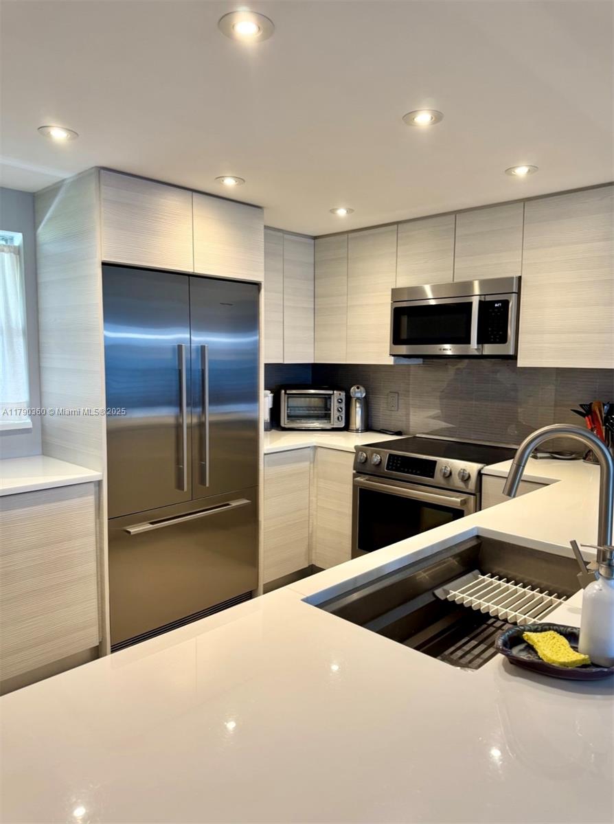 Eden Isles Condominium - Residential