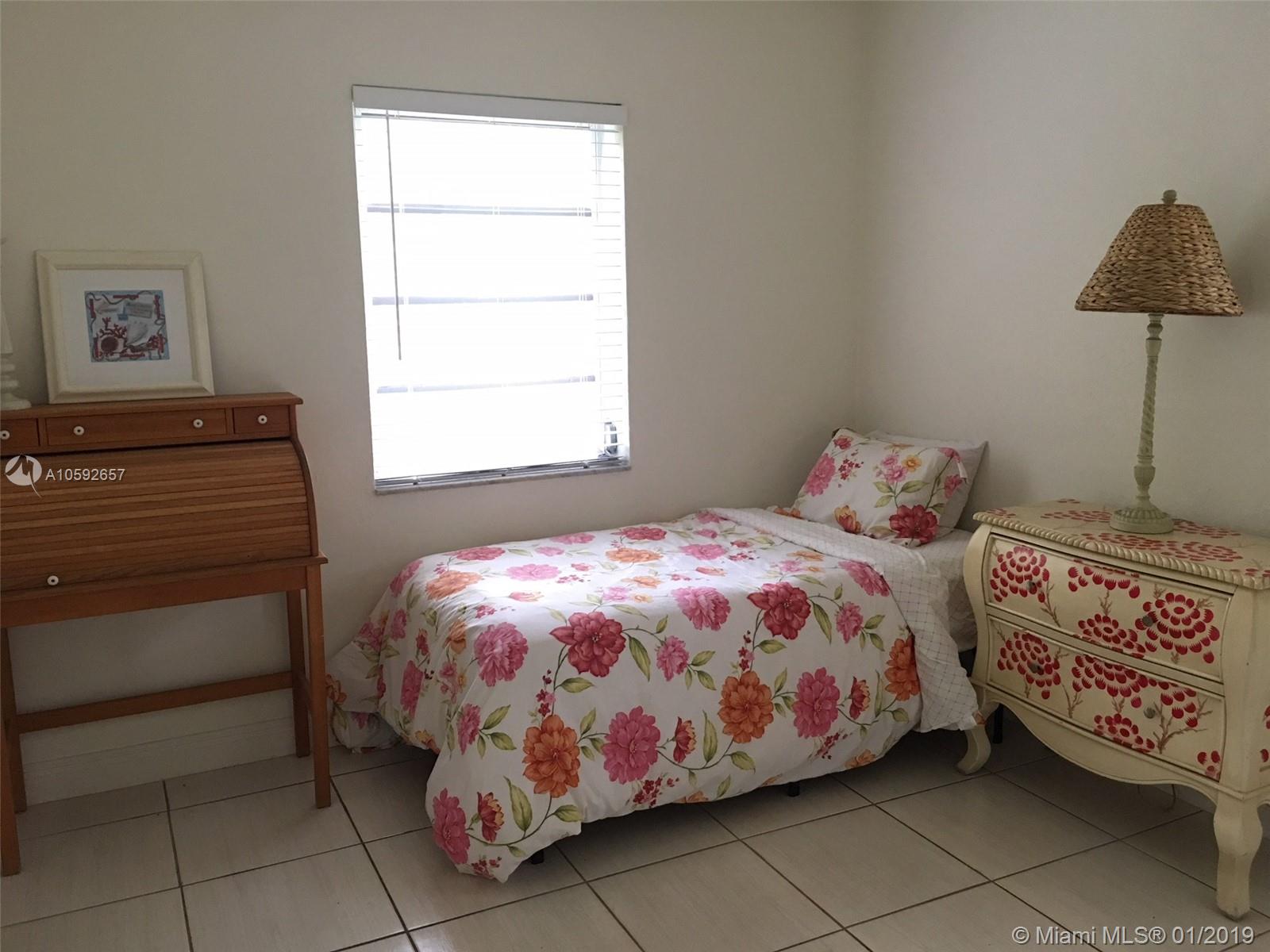 TROPICAL ISLE HOMES SUB 4 - Residential