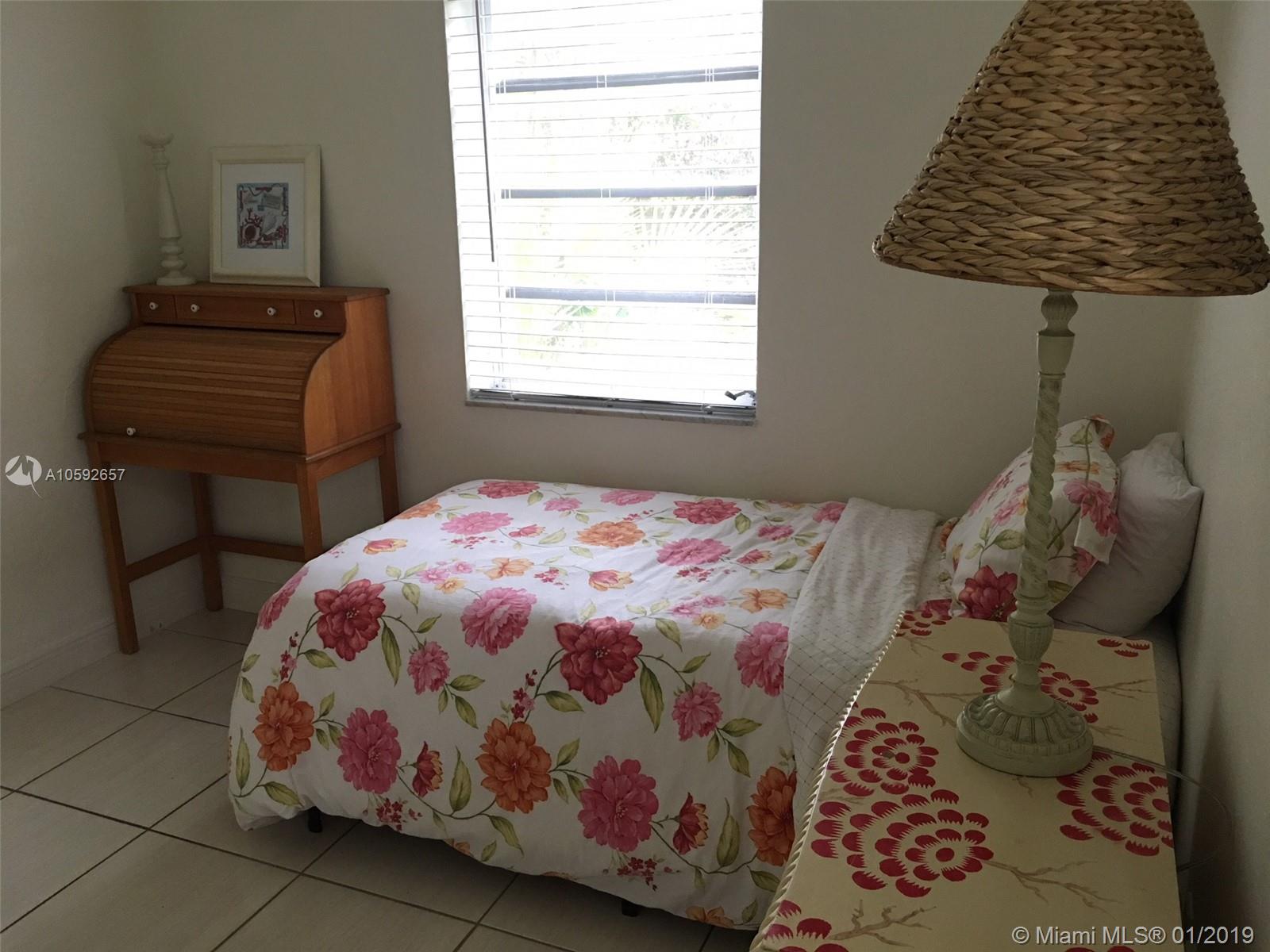 TROPICAL ISLE HOMES SUB 4 - Residential