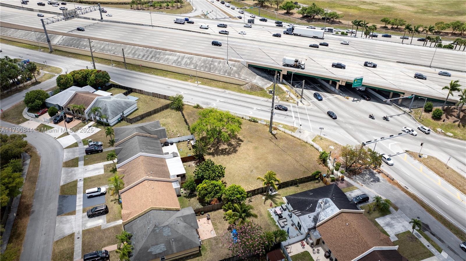 RICHMOND HEIGHTS ESTATES - Land