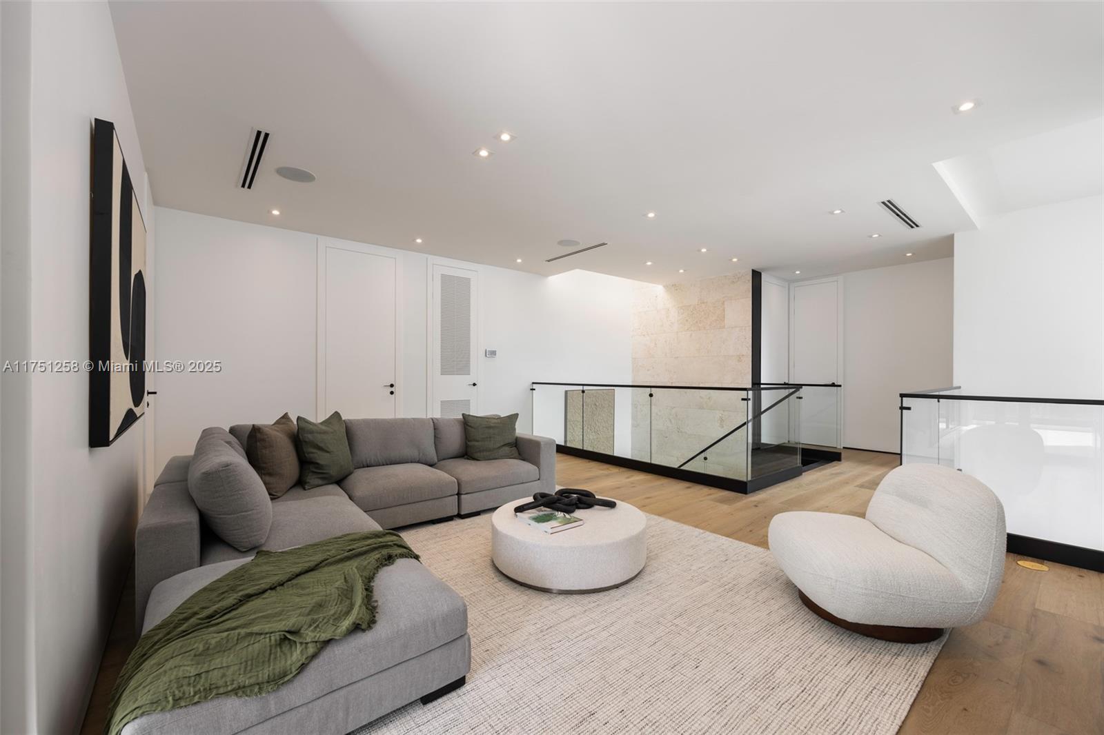 HIGH PINES REV PLAT OF 2N - Residential