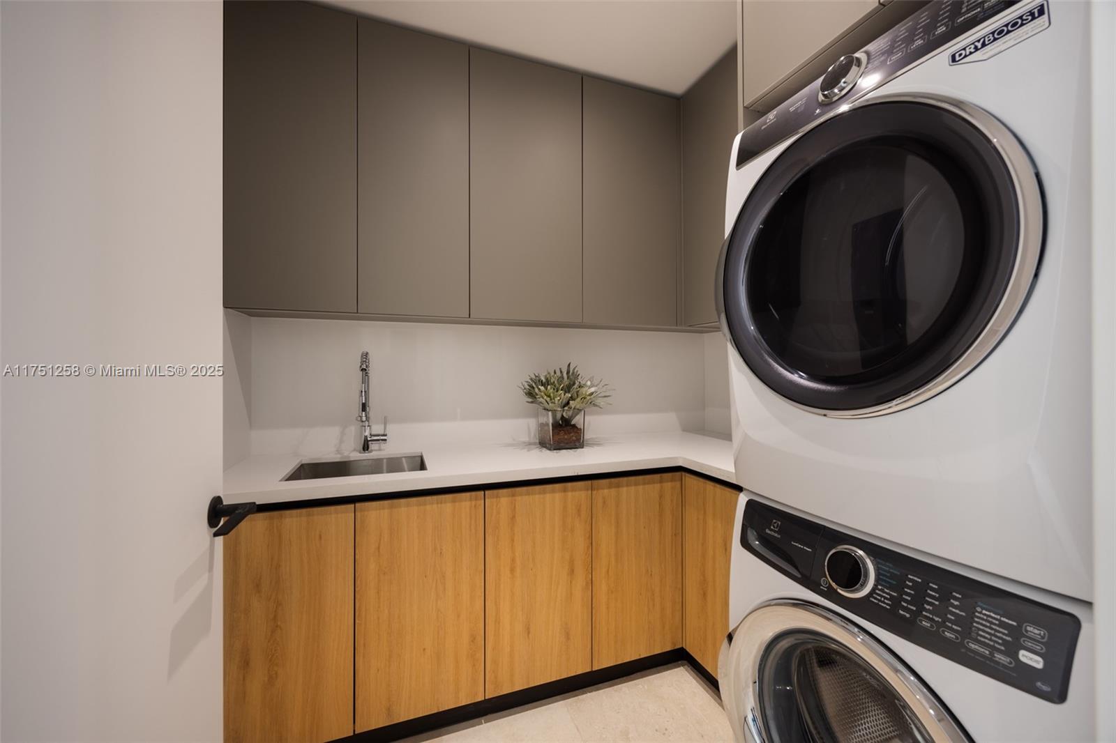 HIGH PINES REV PLAT OF 2N - Residential