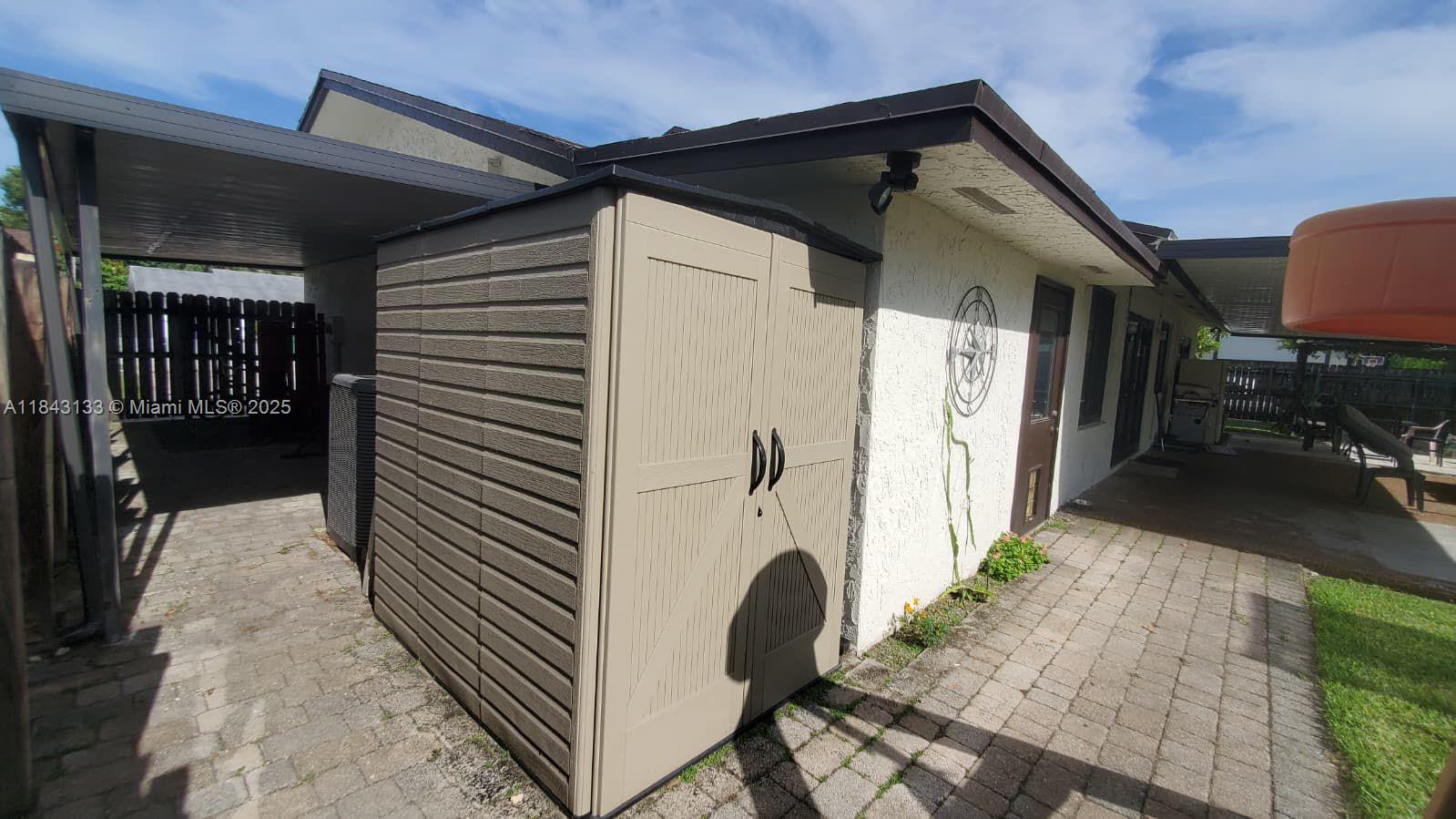 CALUSA CLUB ESTATES 5TH A - Residential