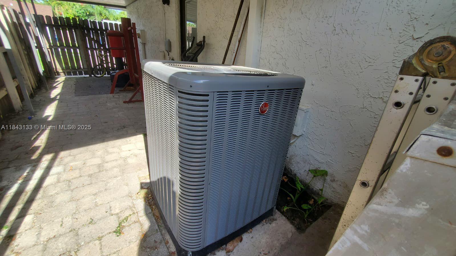 CALUSA CLUB ESTATES 5TH A - Residential