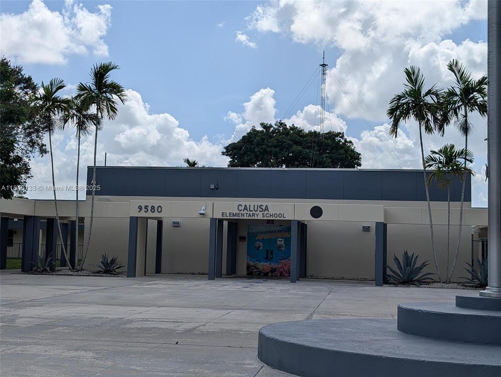 CALUSA CLUB ESTATES 5TH A - Residential