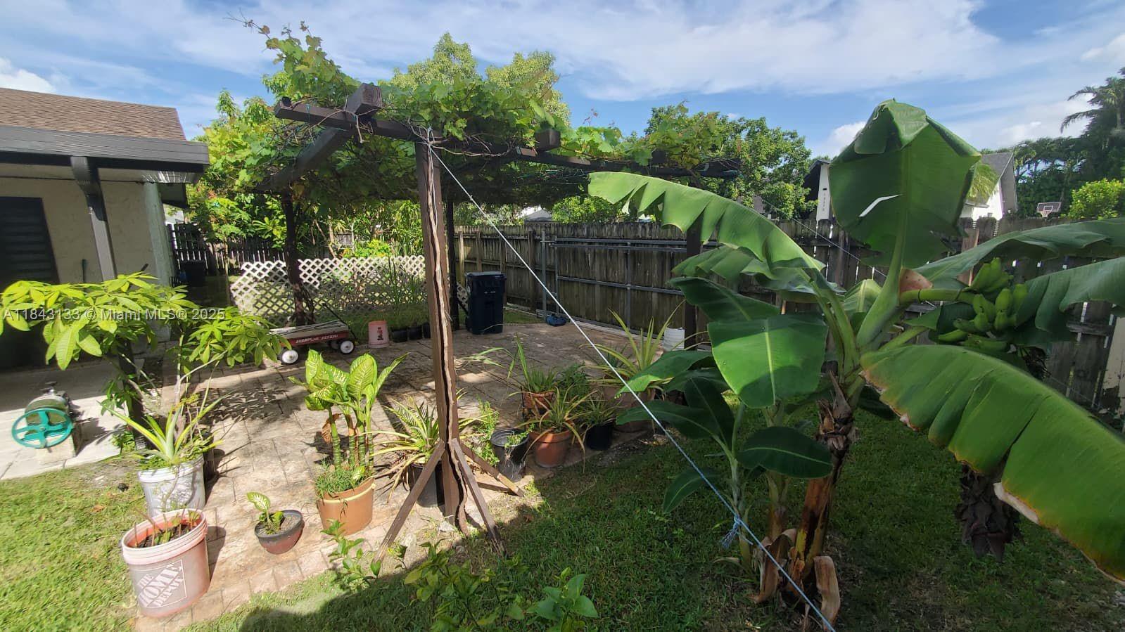 CALUSA CLUB ESTATES 5TH A - Residential