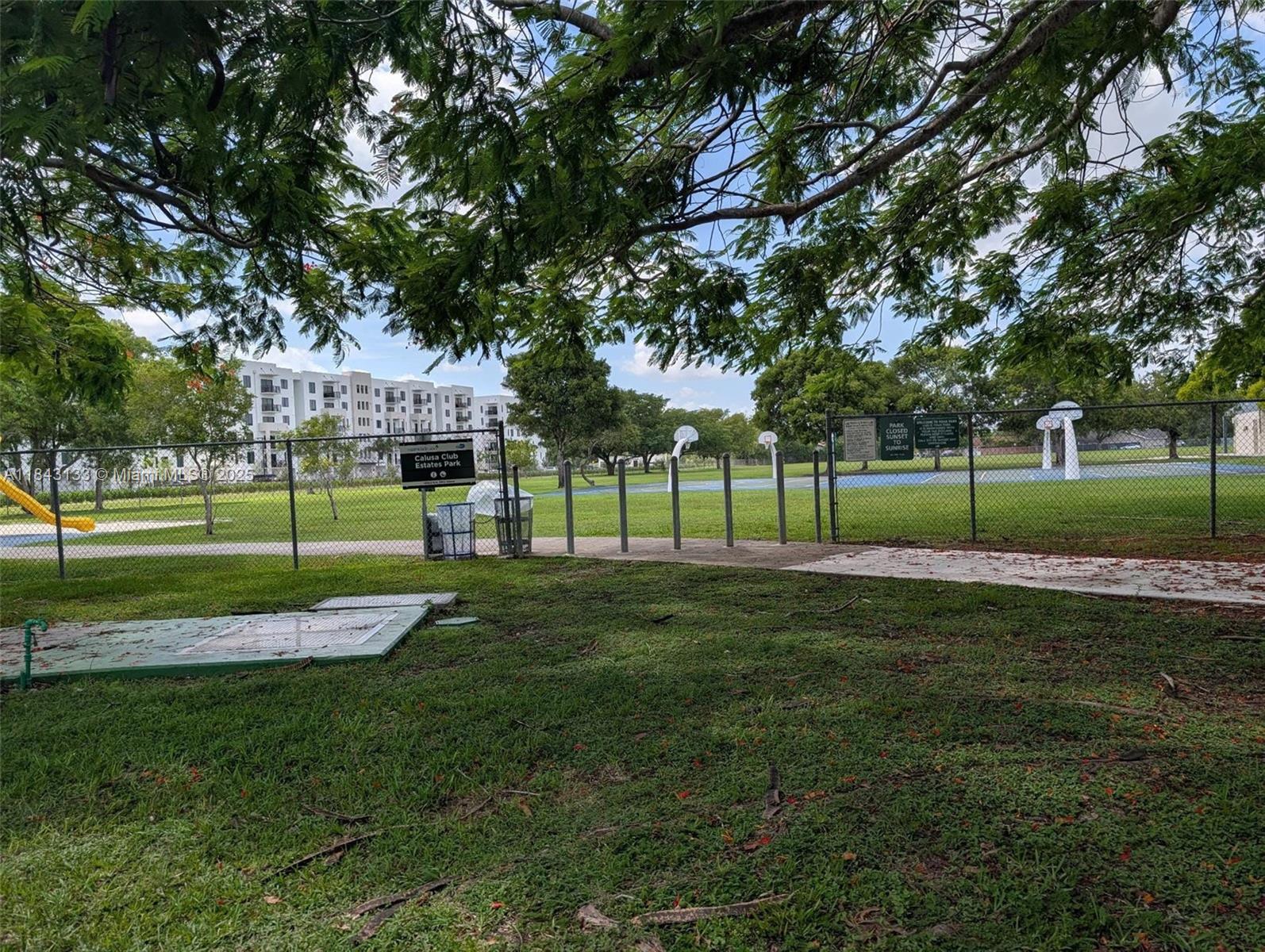 CALUSA CLUB ESTATES 5TH A - Residential