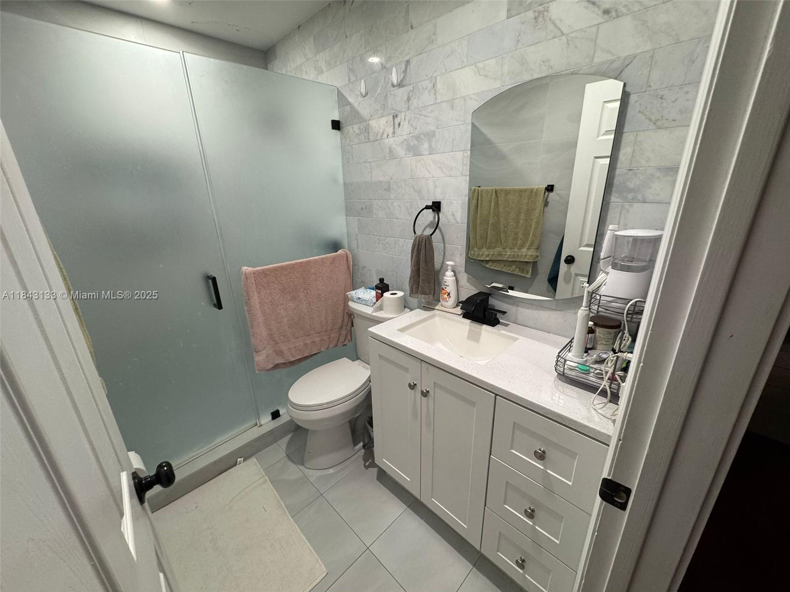 CALUSA CLUB ESTATES 5TH A - Residential