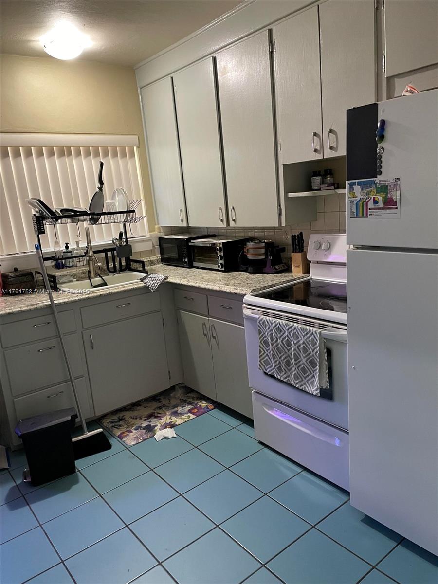 NORTH DANIA HEIGHTS - Residential Income