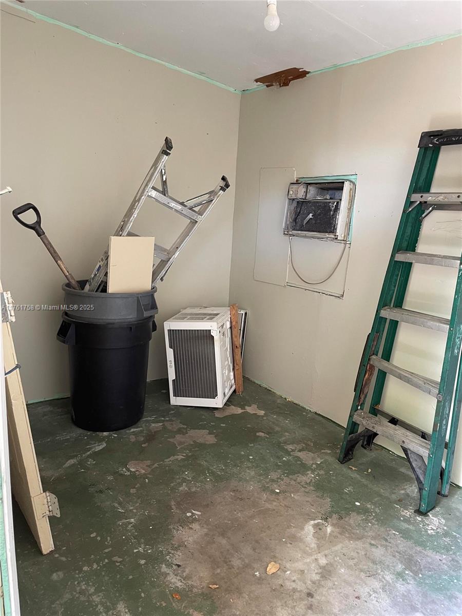 NORTH DANIA HEIGHTS - Residential Income