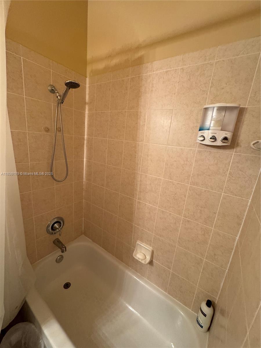 SILVER PALM EAST SEC THRE - Residential