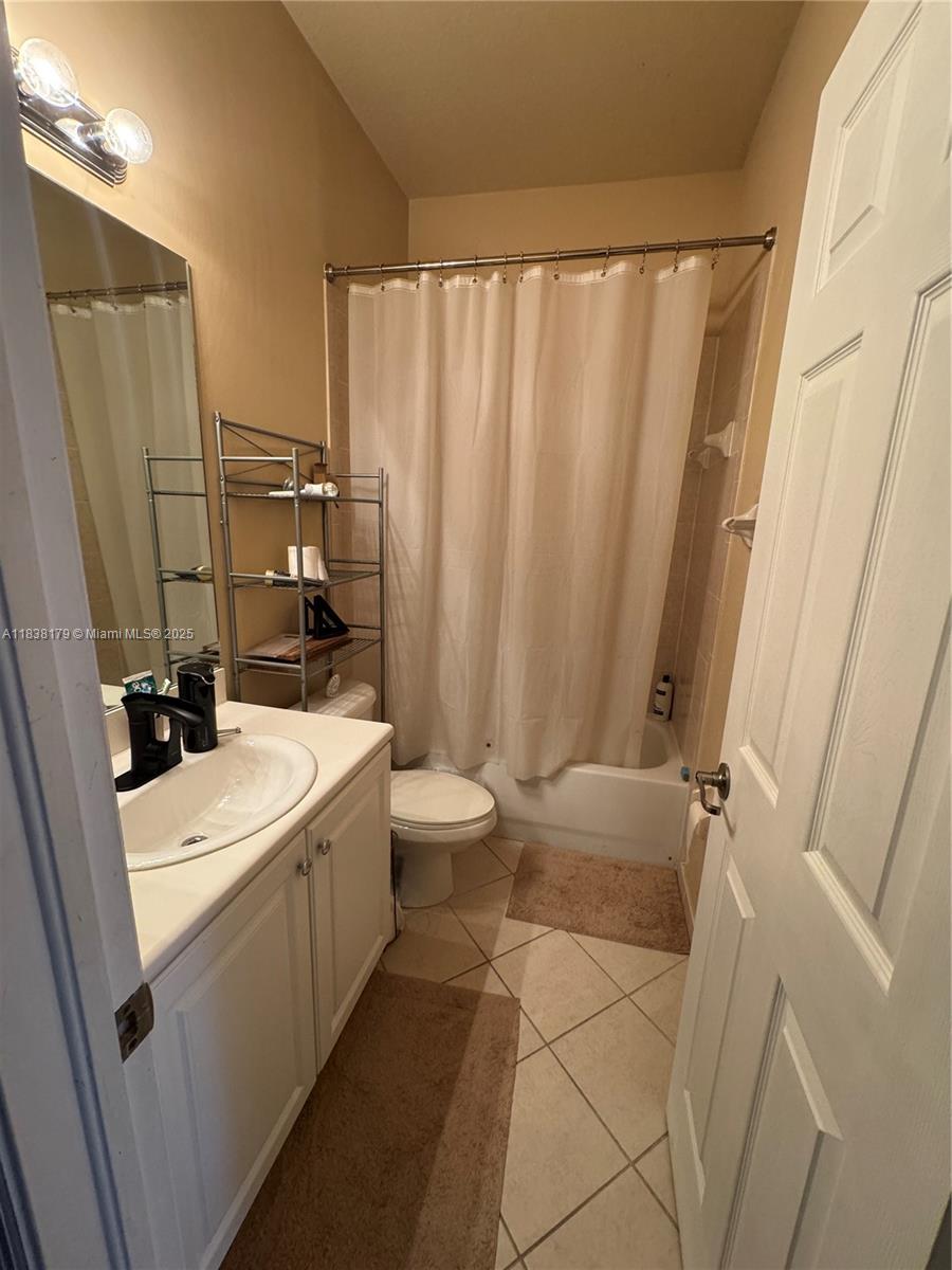 SILVER PALM EAST SEC THRE - Residential