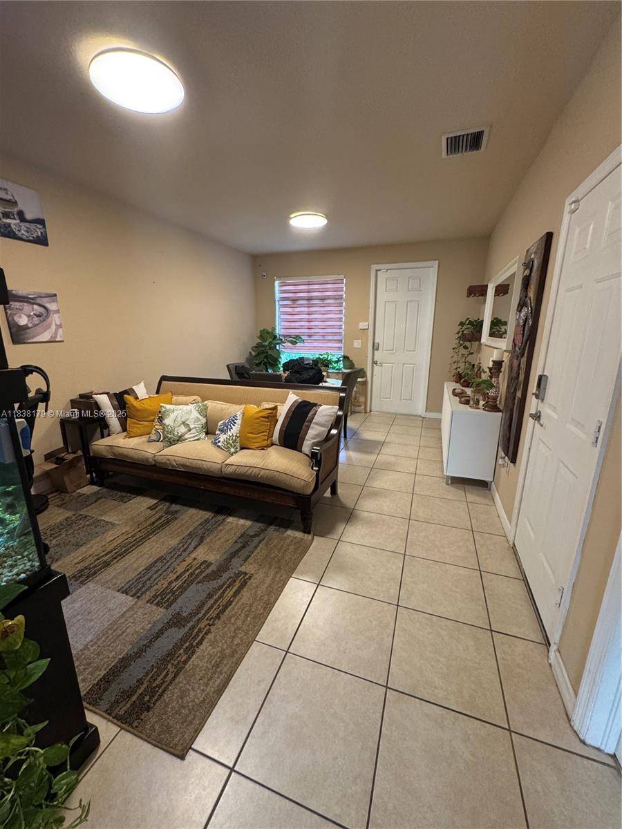 SILVER PALM EAST SEC THRE - Residential