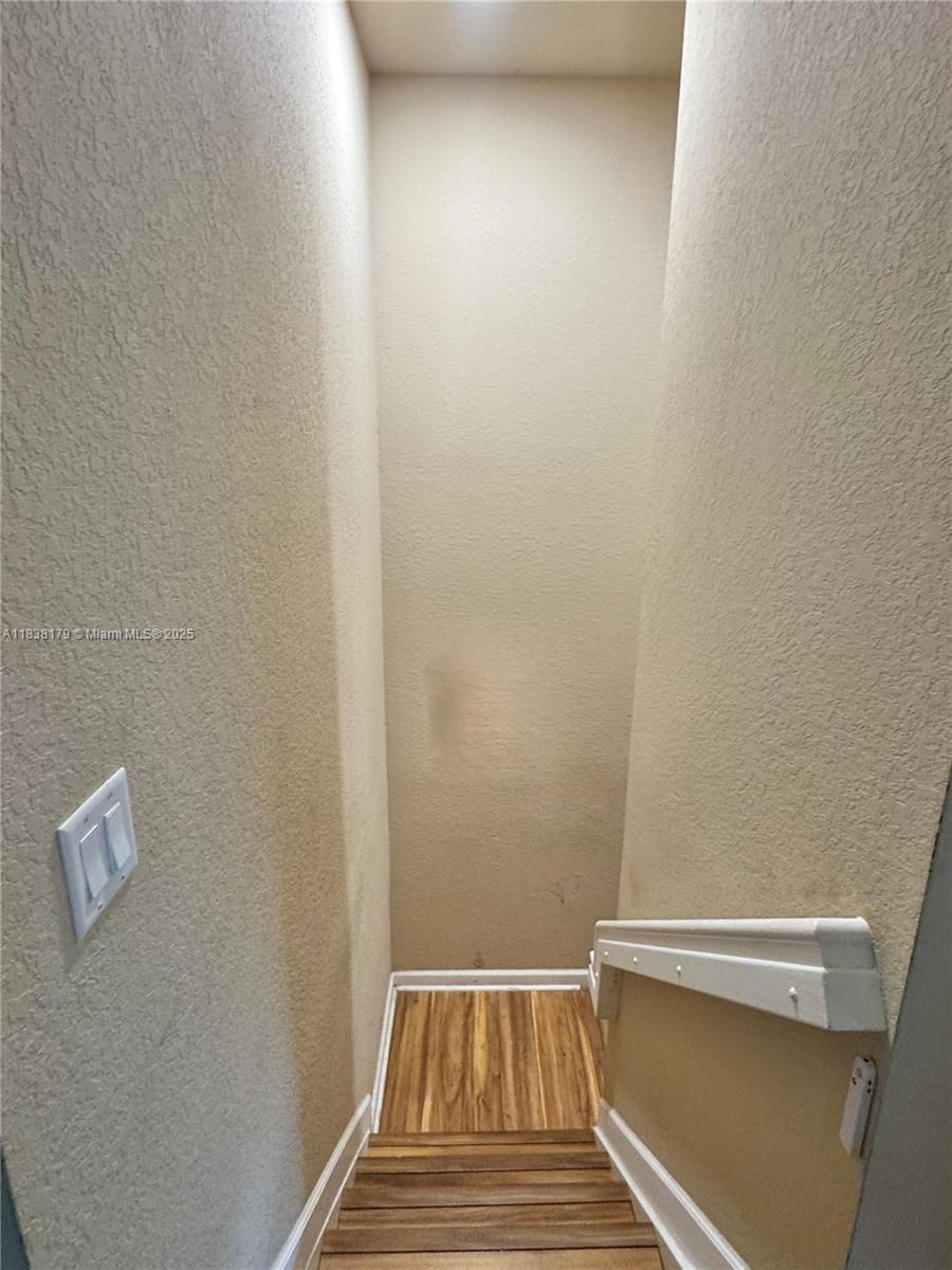 SILVER PALM EAST SEC THRE - Residential