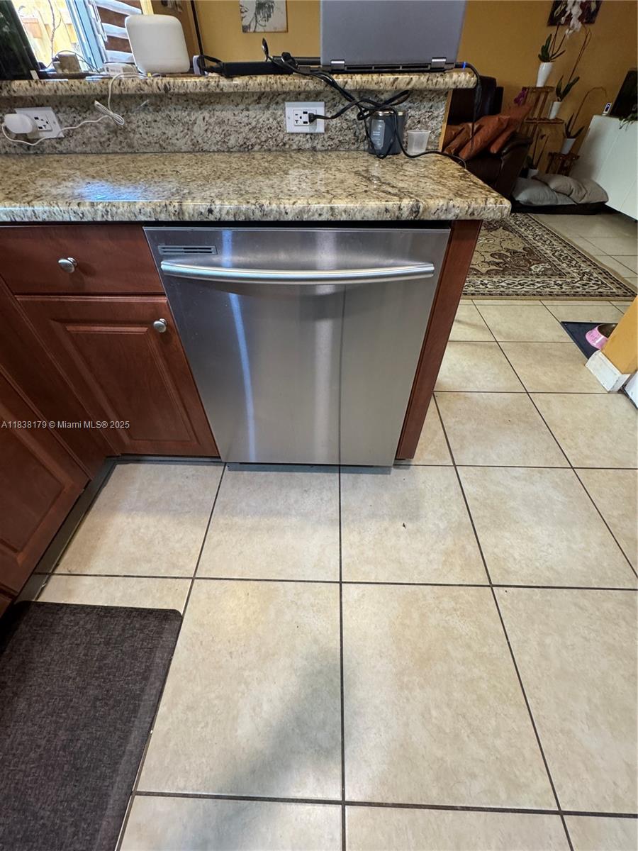 SILVER PALM EAST SEC THRE - Residential