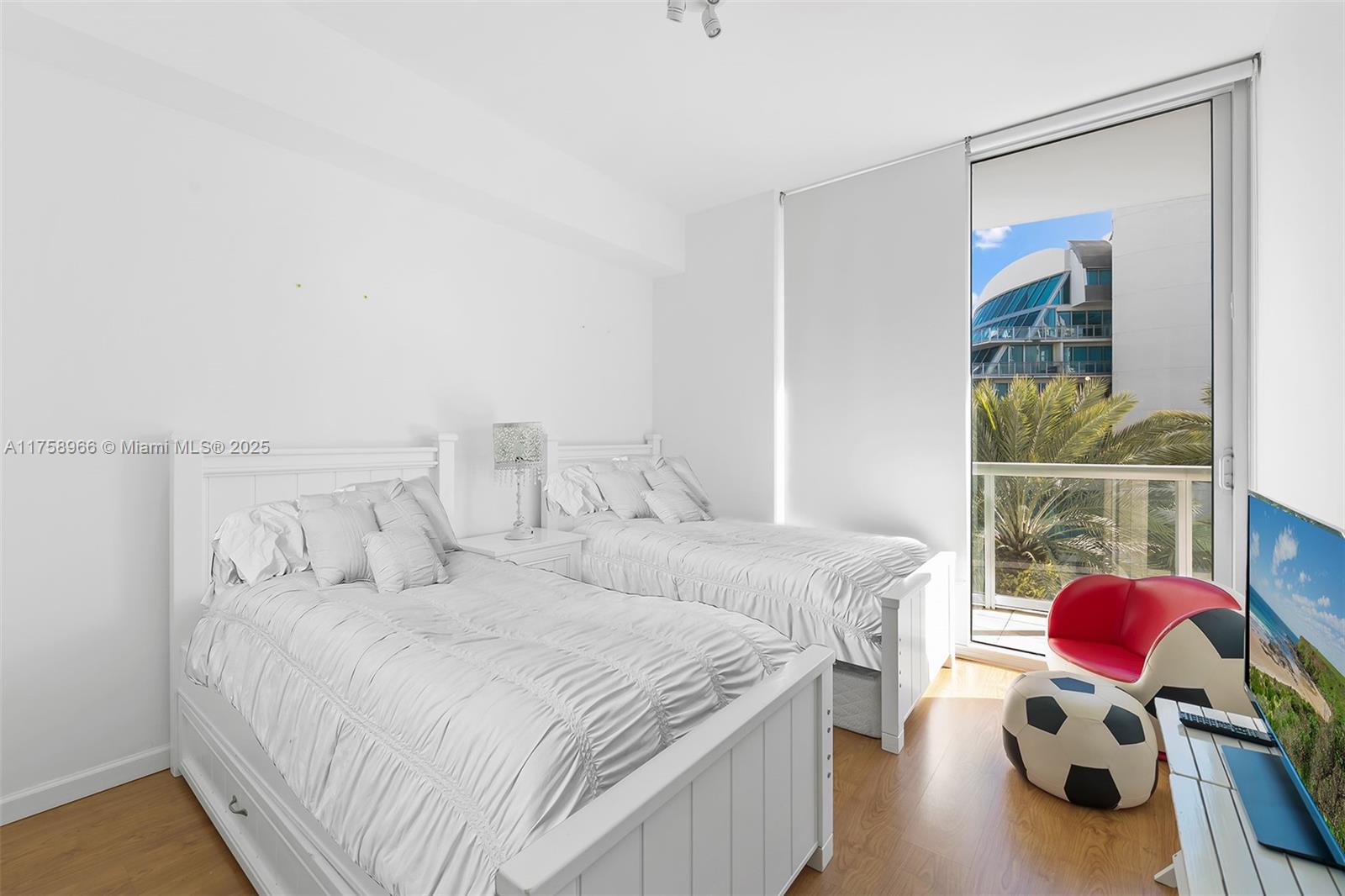 THE ATRIUM AT AVENTURA CO - Residential