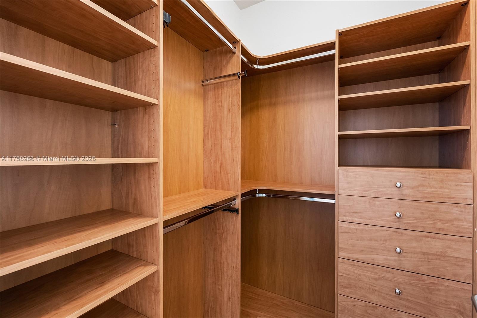 THE ATRIUM AT AVENTURA CO - Residential