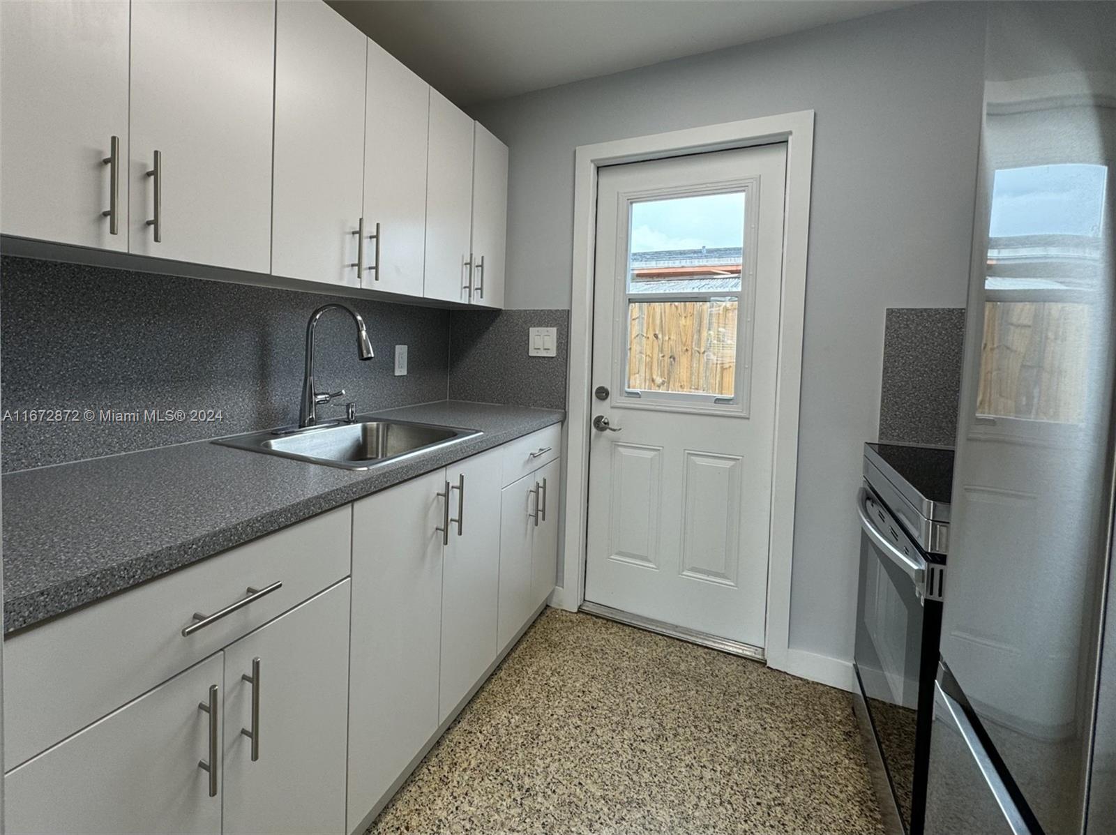 6TH ADDN TO HIALEAH - Residential Lease
