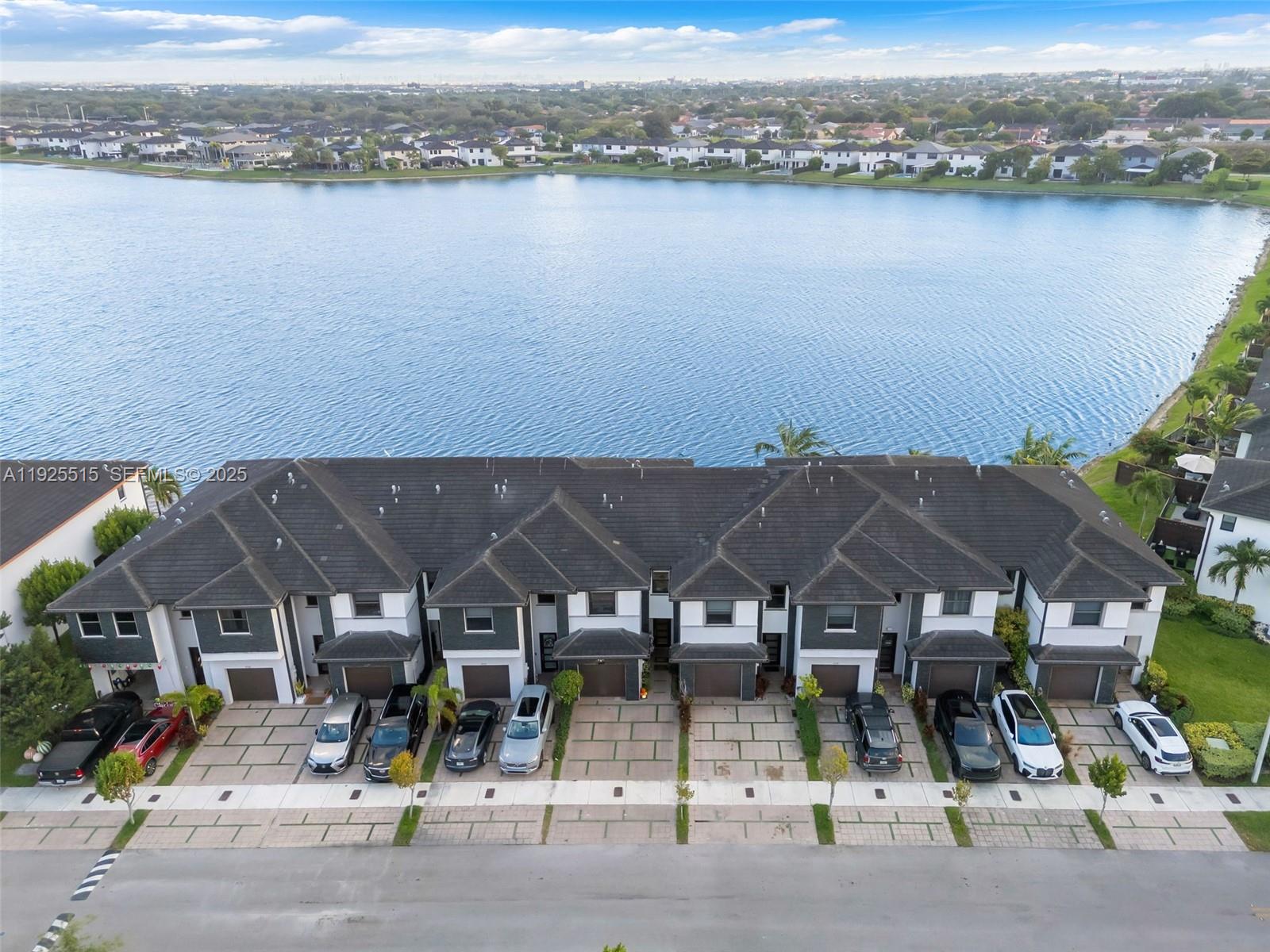 DUNNWOODY LAKE - Residential