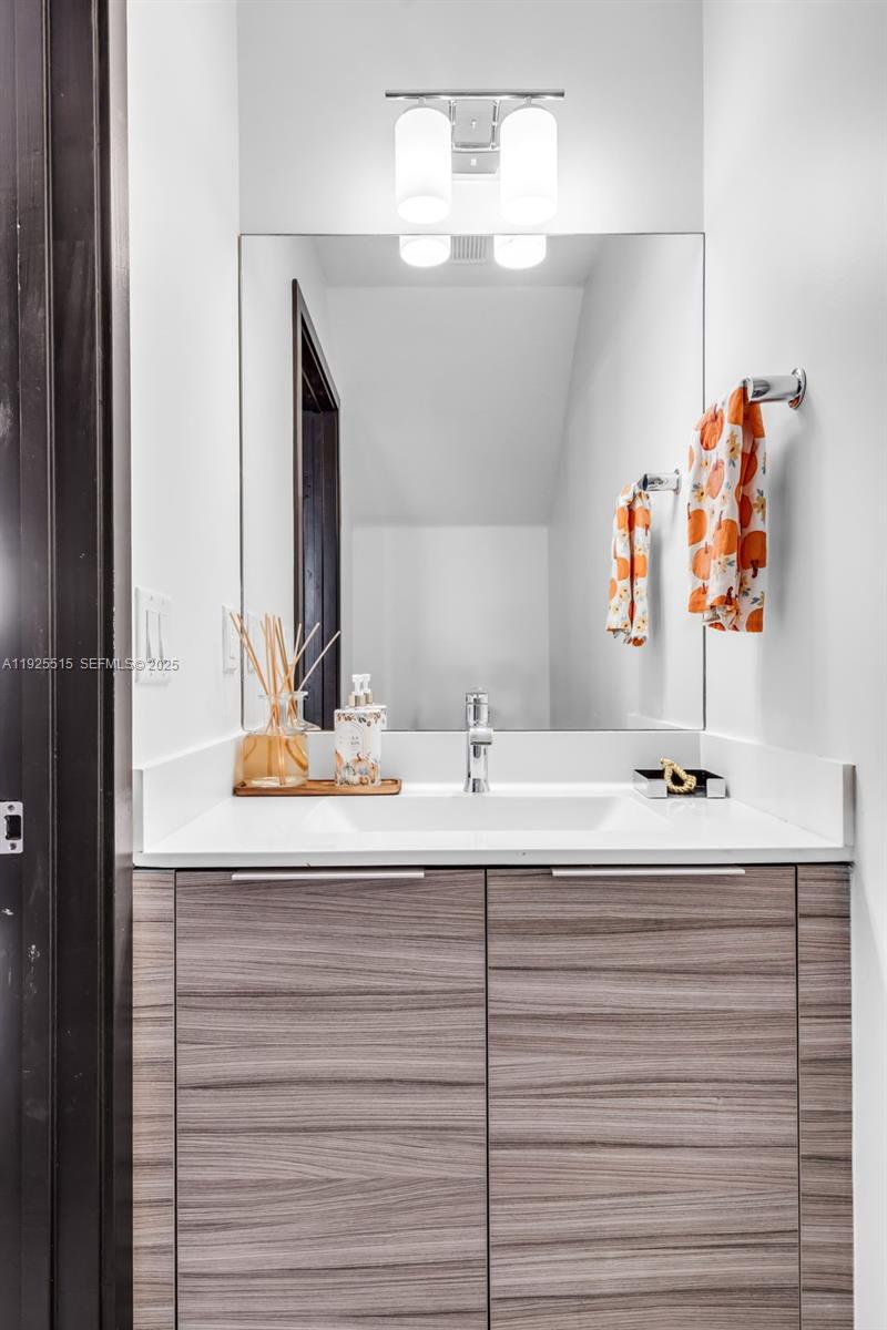 DUNNWOODY LAKE - Residential