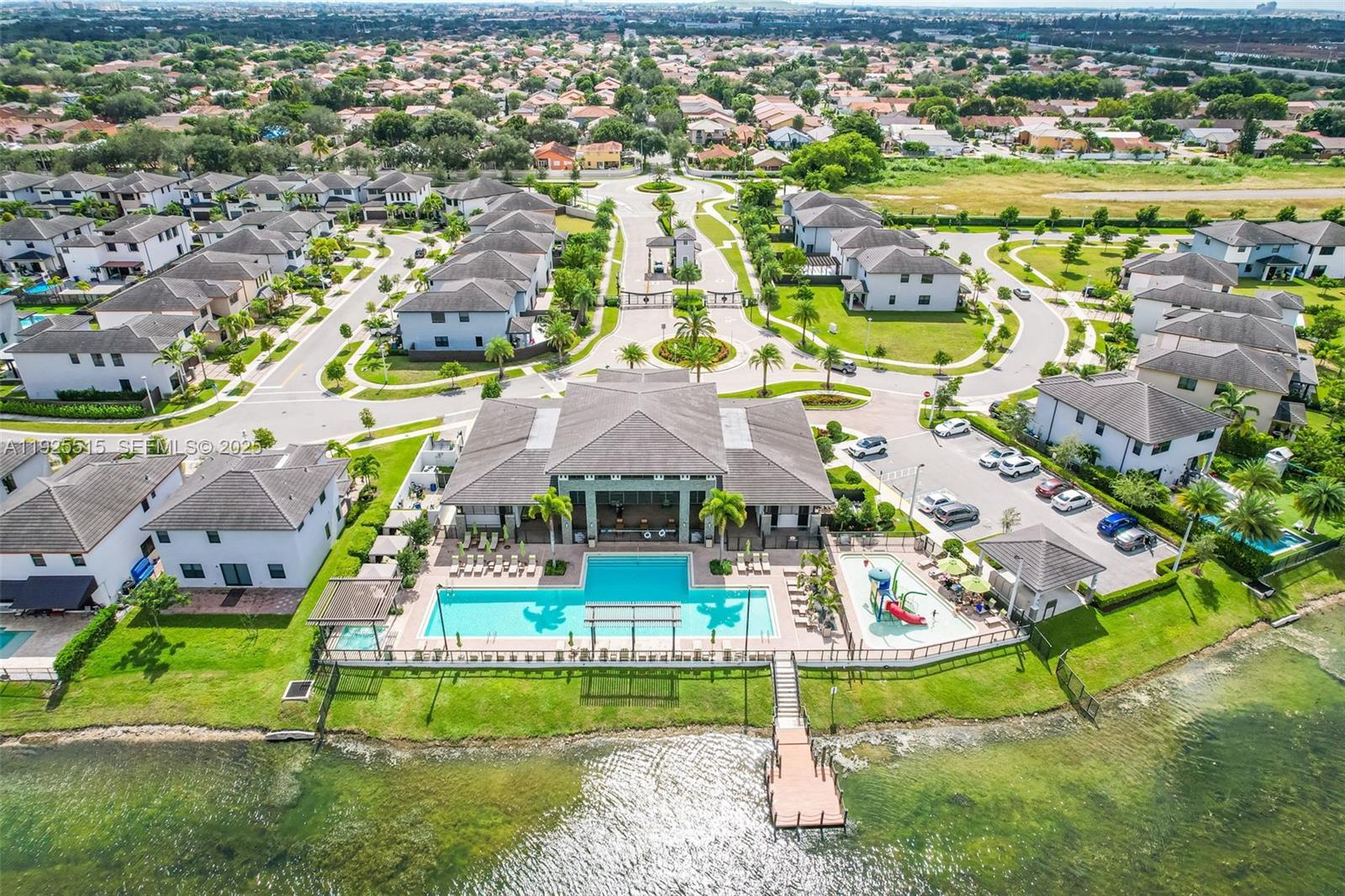 DUNNWOODY LAKE - Residential