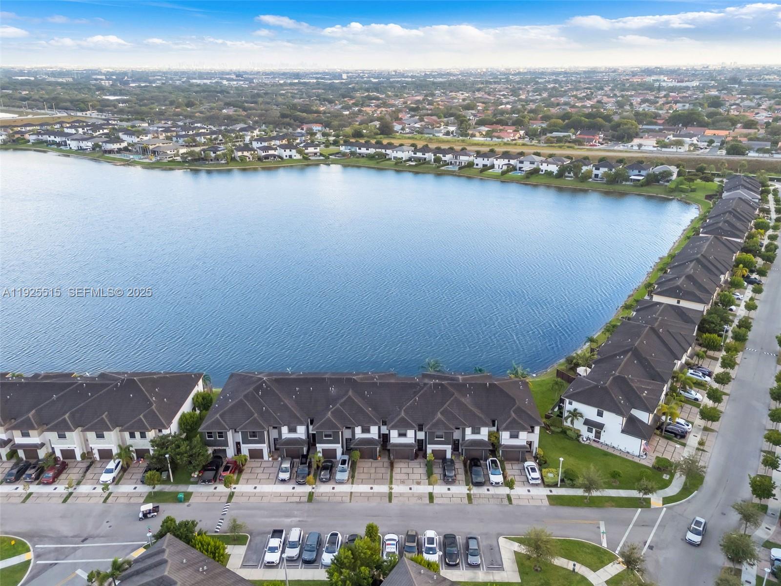 DUNNWOODY LAKE - Residential