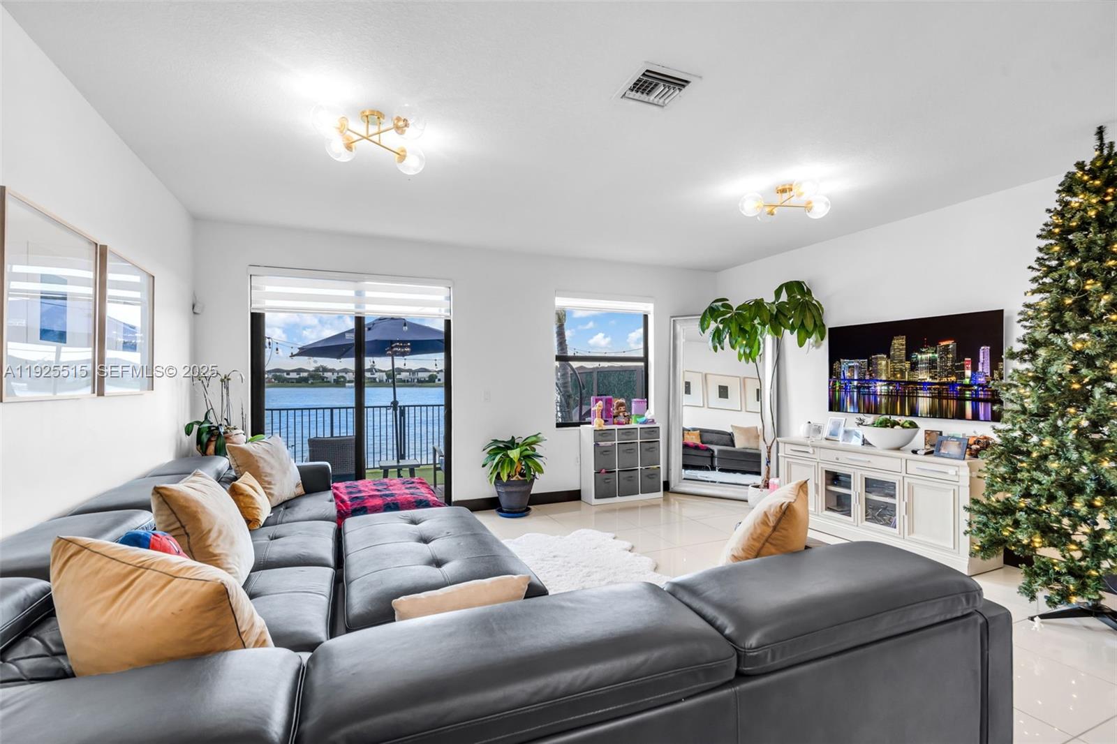 DUNNWOODY LAKE - Residential