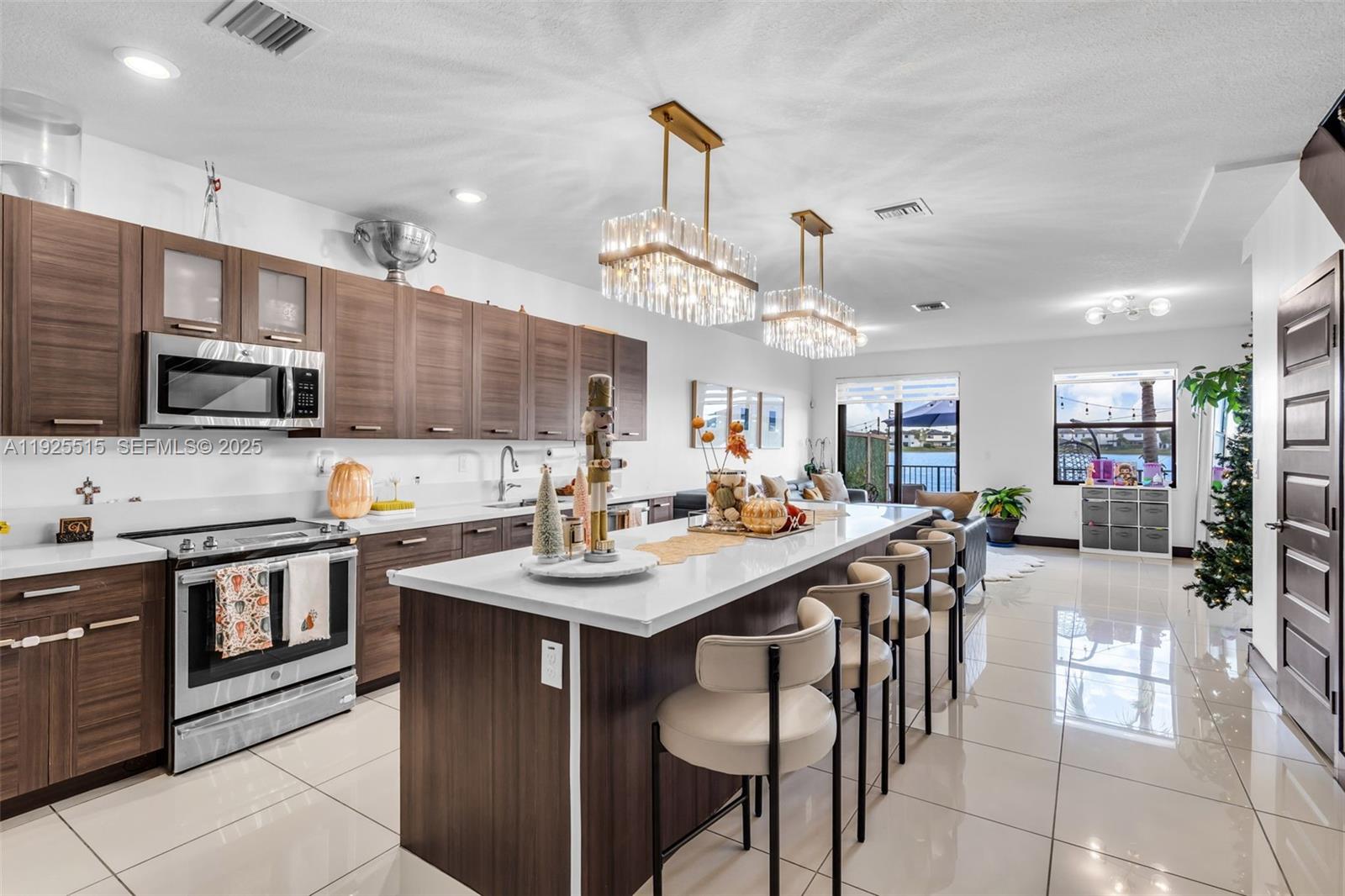 DUNNWOODY LAKE - Residential