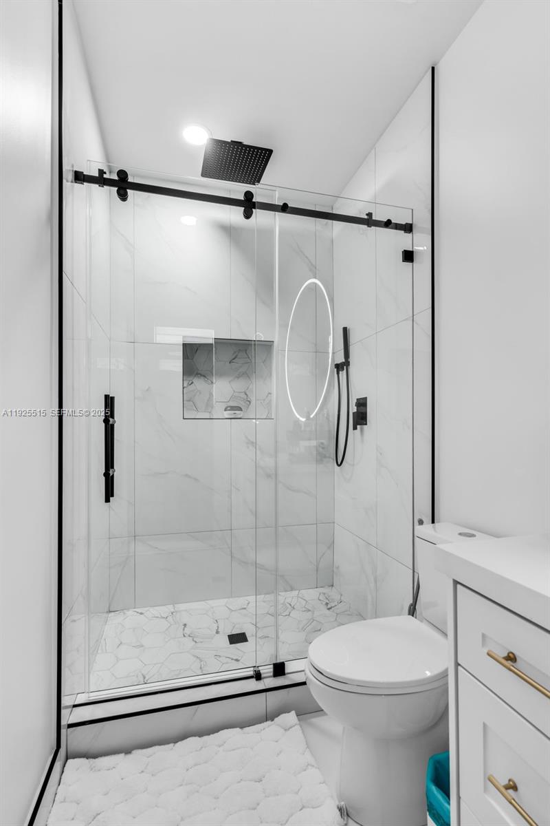 DUNNWOODY LAKE - Residential