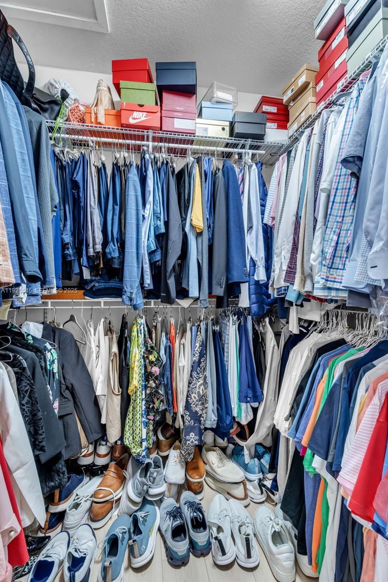 DUNNWOODY LAKE - Residential