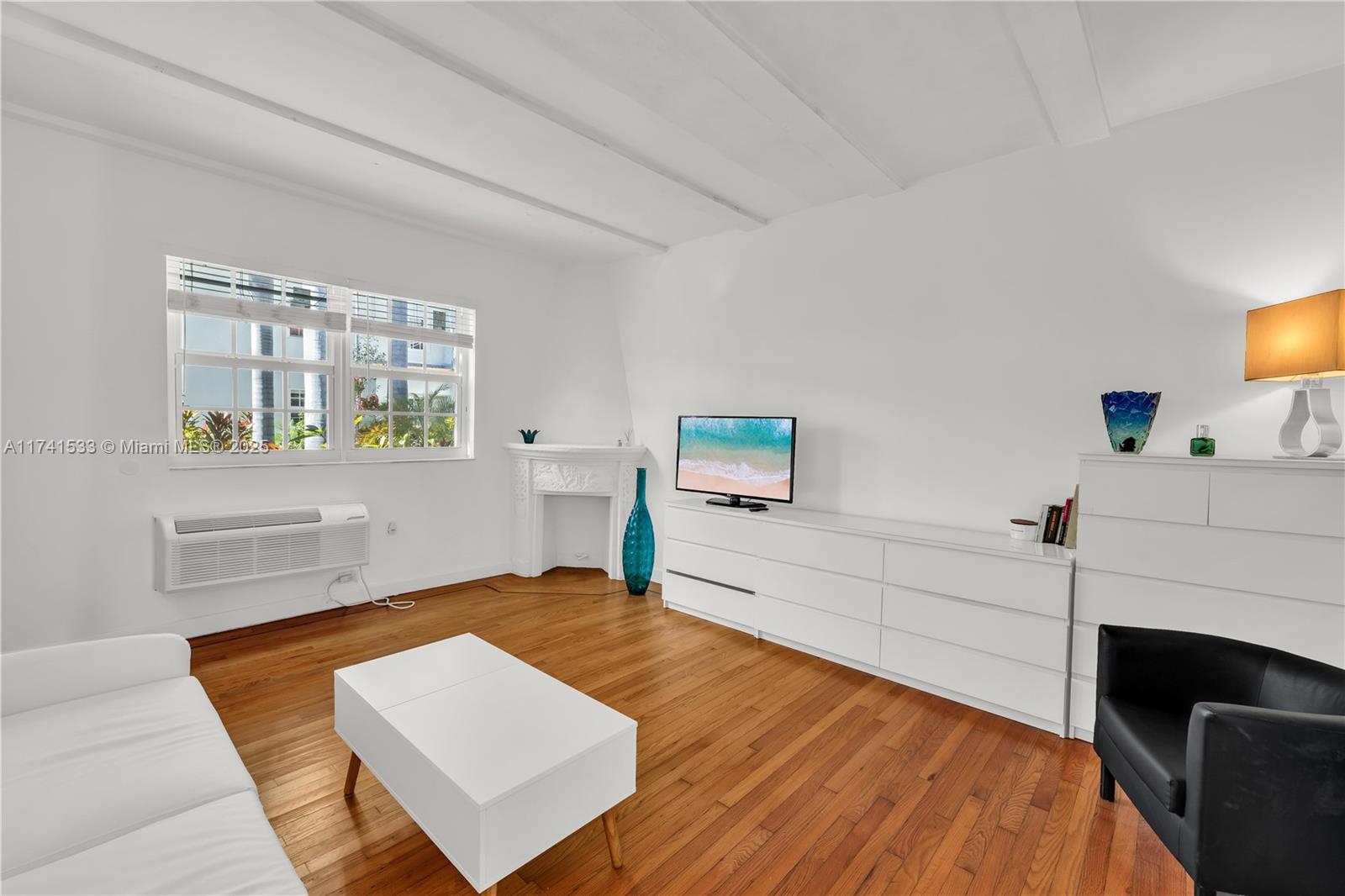 BEACHGARDENS CONDO - Residential