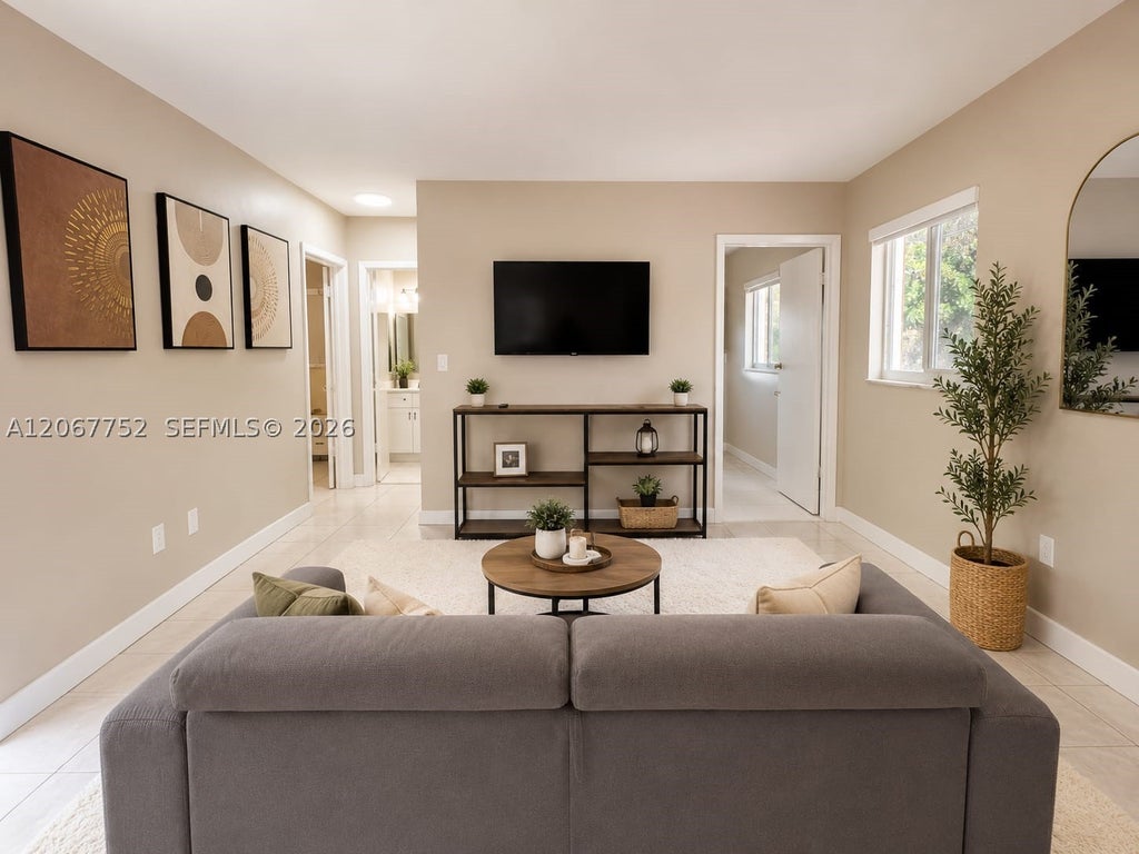 Photo of 31 SW 8th St #1, Hallandale Beach, FL 33009 (MLS # A12067752)