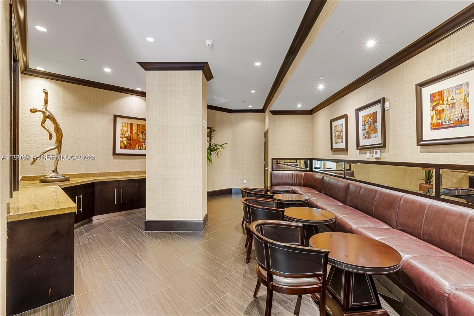 VERANDA CONDO - Residential