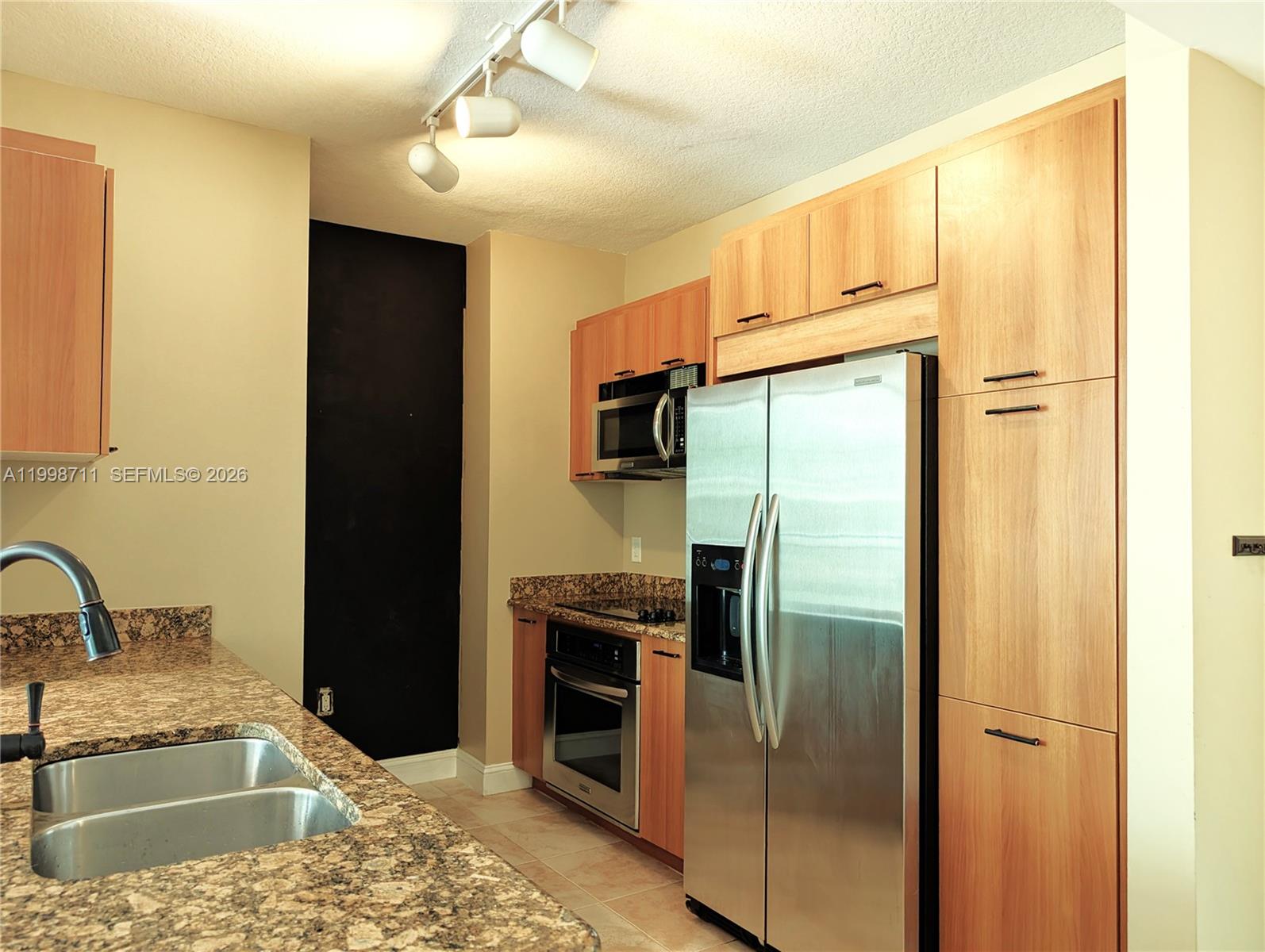 VERANDA CONDO - Residential