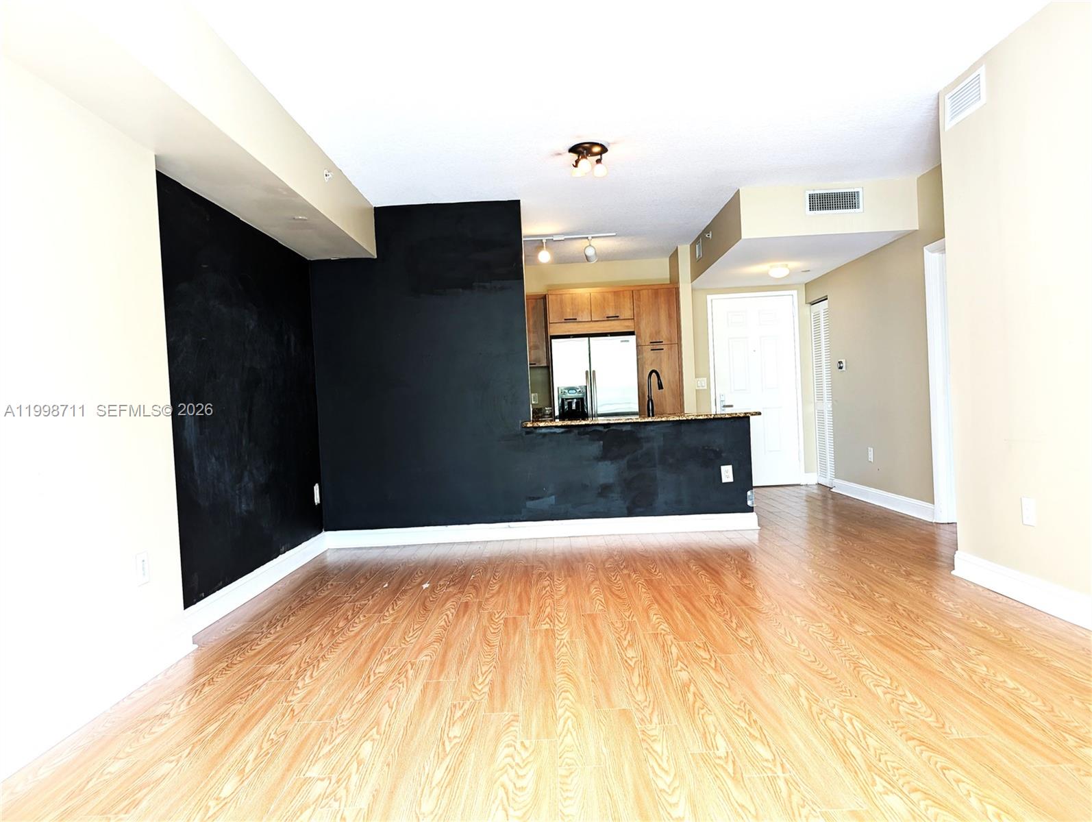 VERANDA CONDO - Residential