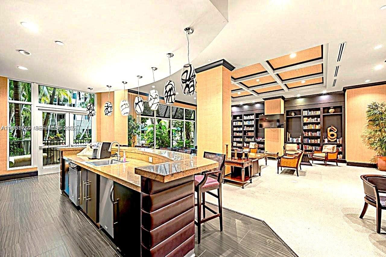 VERANDA CONDO - Residential