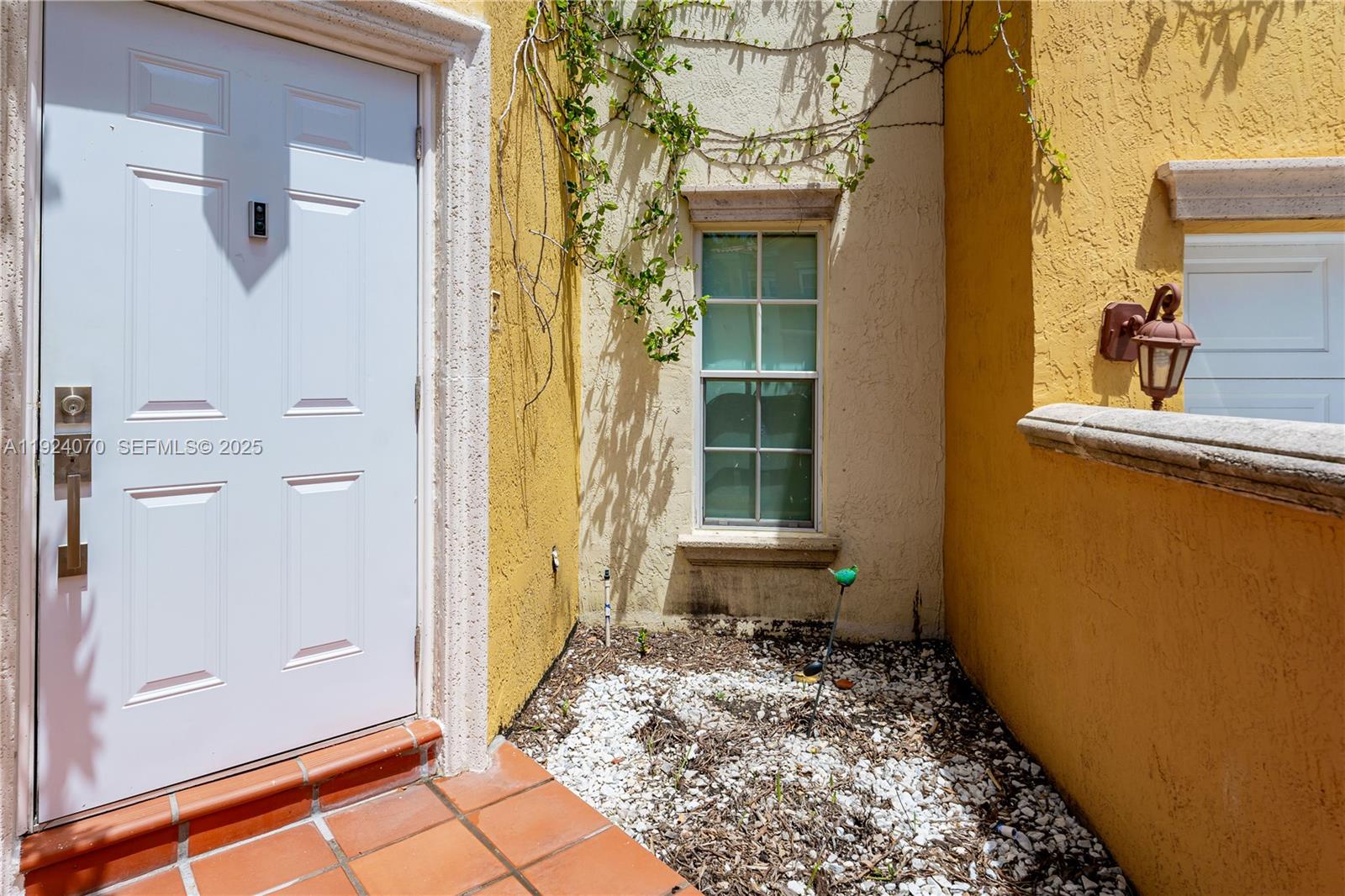 AVENTURA BAY TOWNHOMES CO - Residential Lease