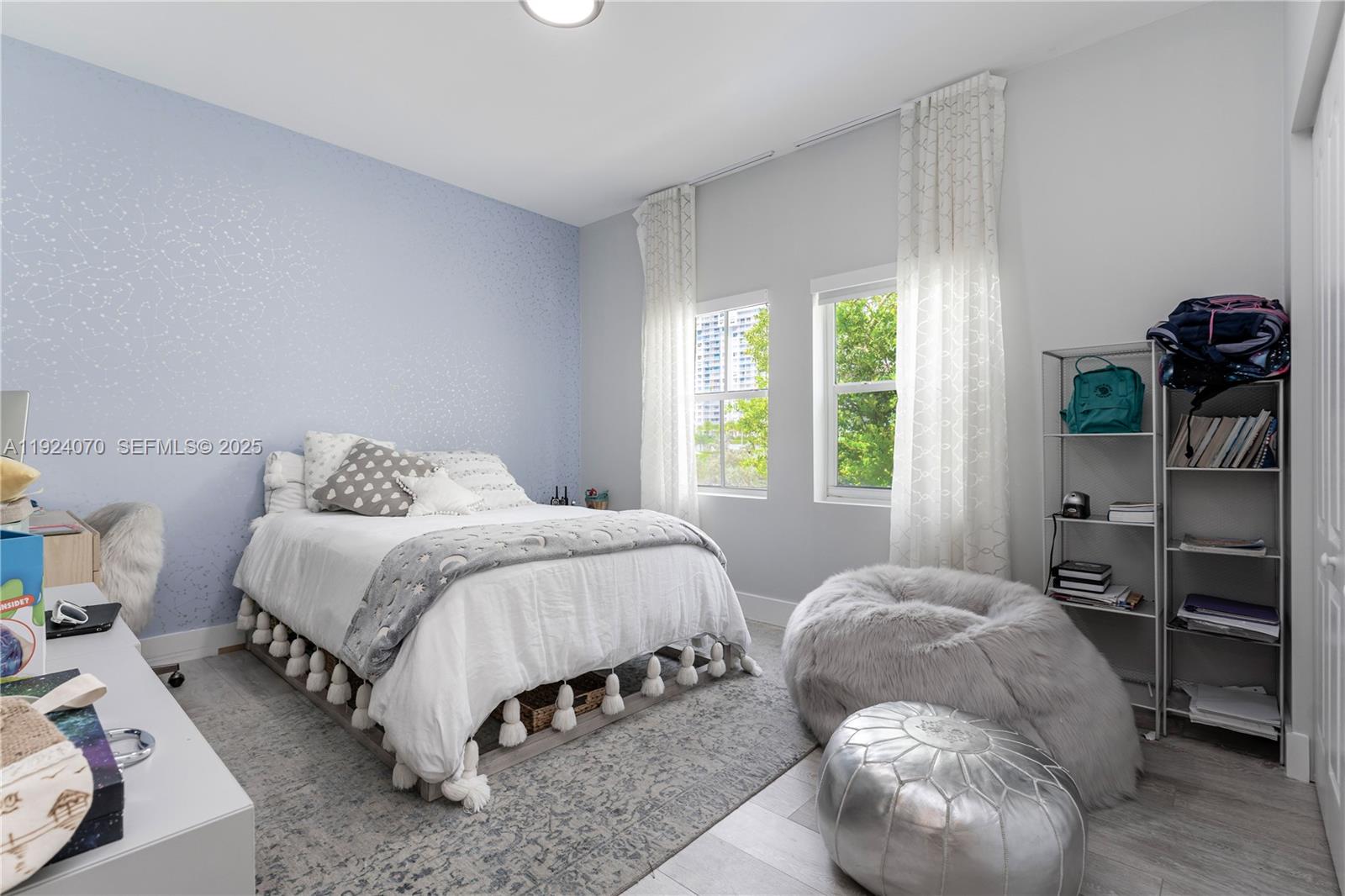 AVENTURA BAY TOWNHOMES CO - Residential Lease