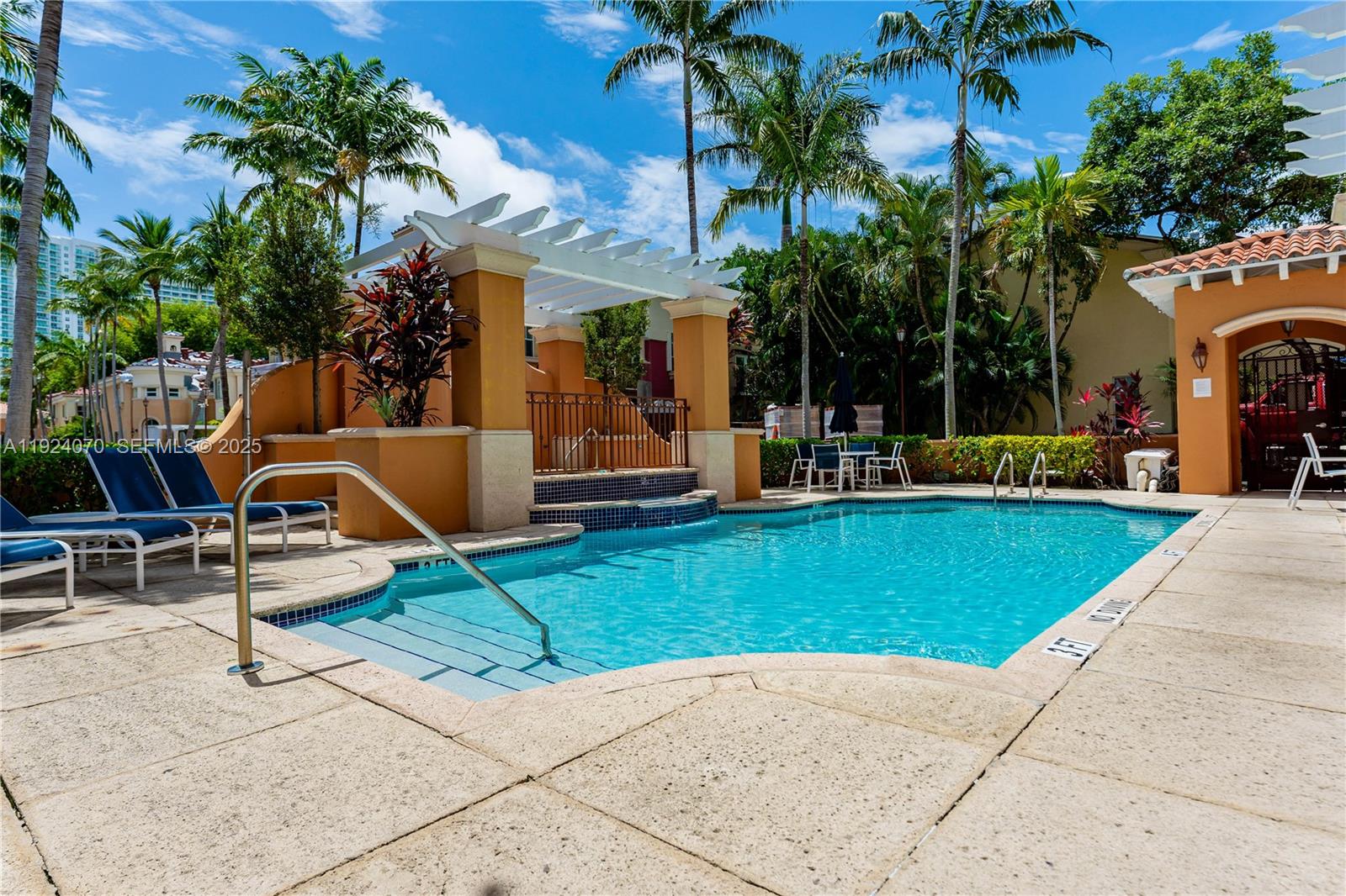 AVENTURA BAY TOWNHOMES CO - Residential Lease