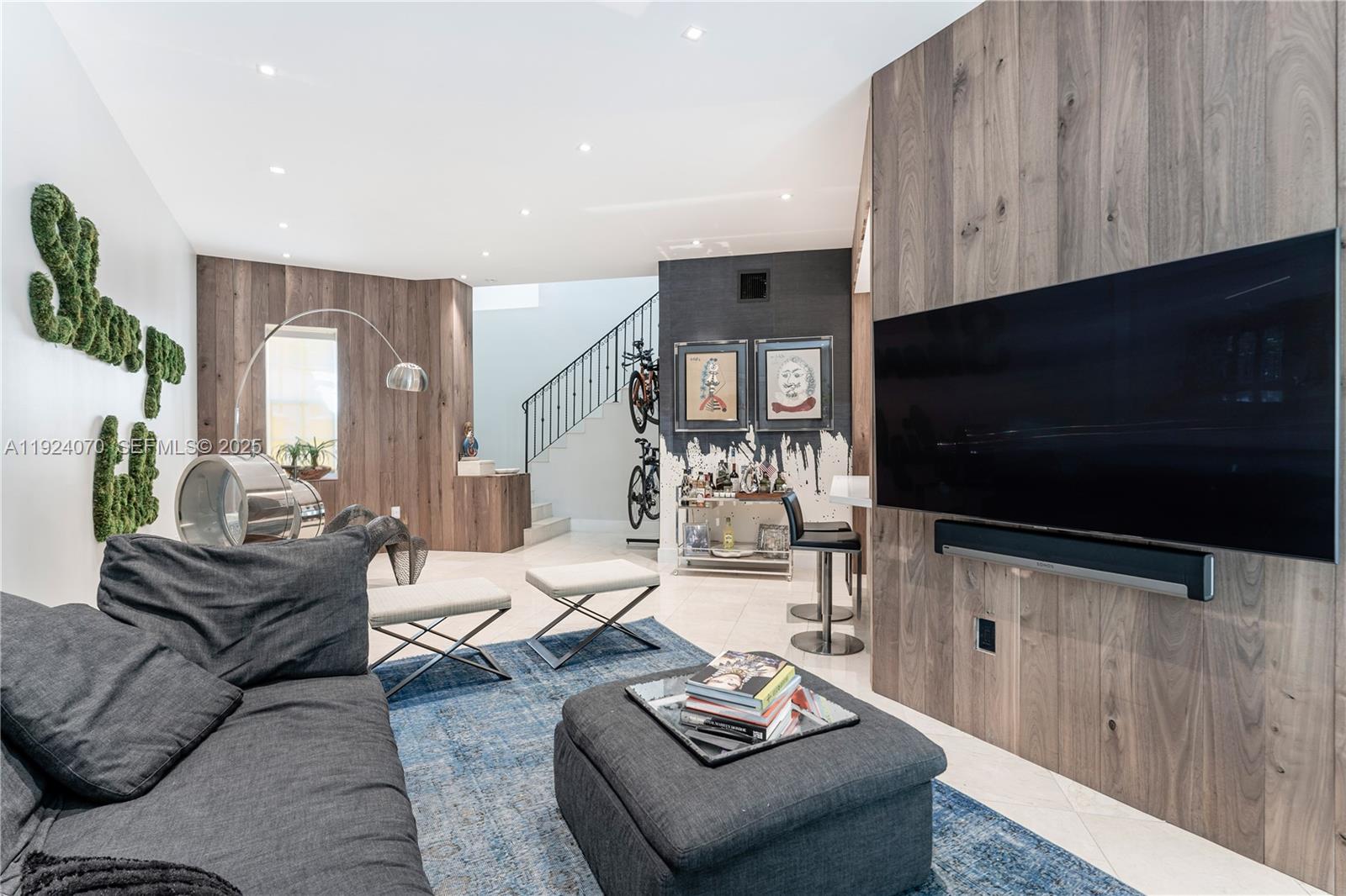 AVENTURA BAY TOWNHOMES CO - Residential Lease