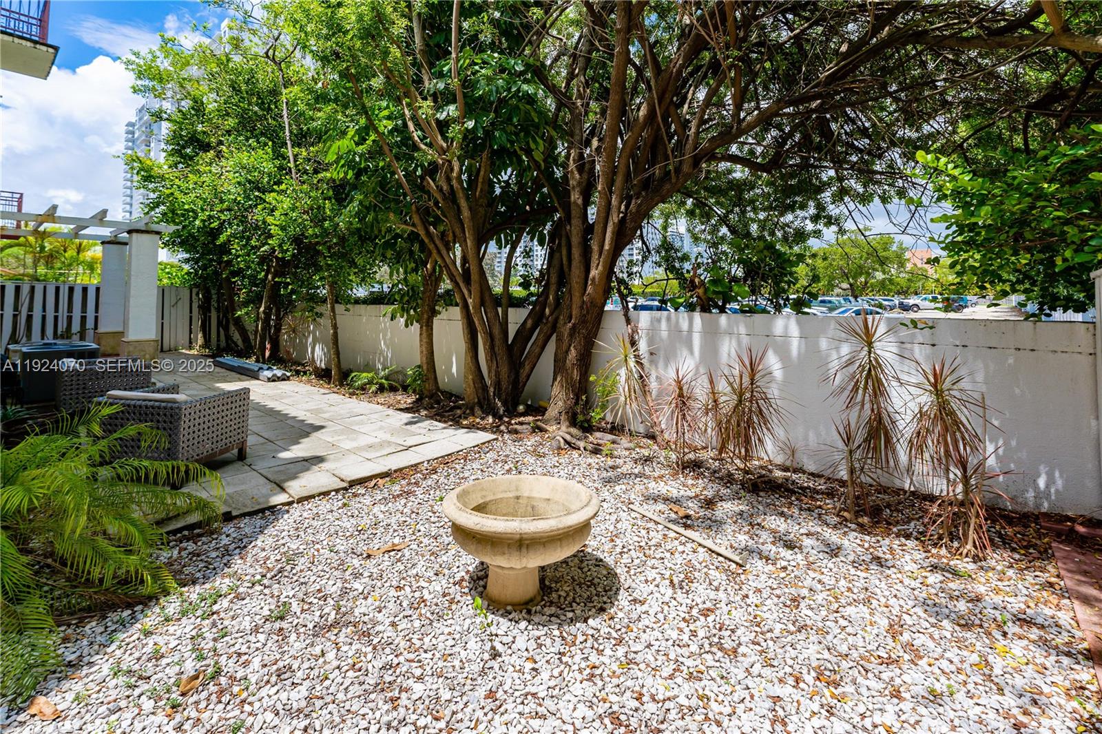 AVENTURA BAY TOWNHOMES CO - Residential Lease