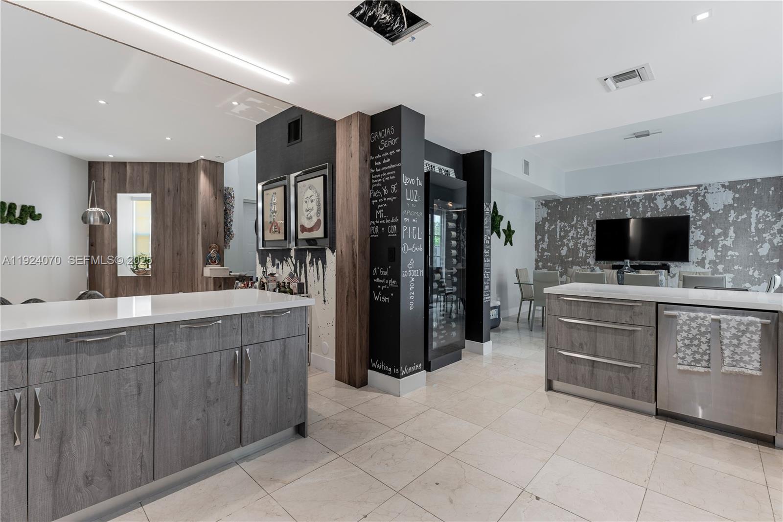 AVENTURA BAY TOWNHOMES CO - Residential Lease