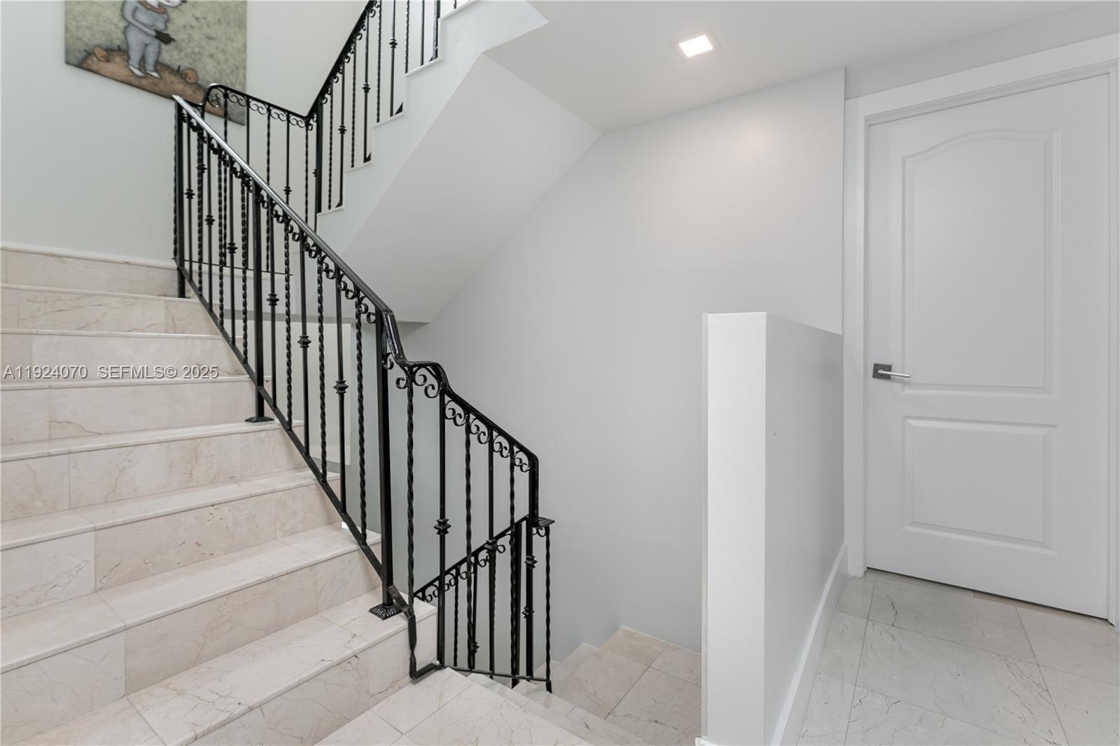 AVENTURA BAY TOWNHOMES CO - Residential Lease