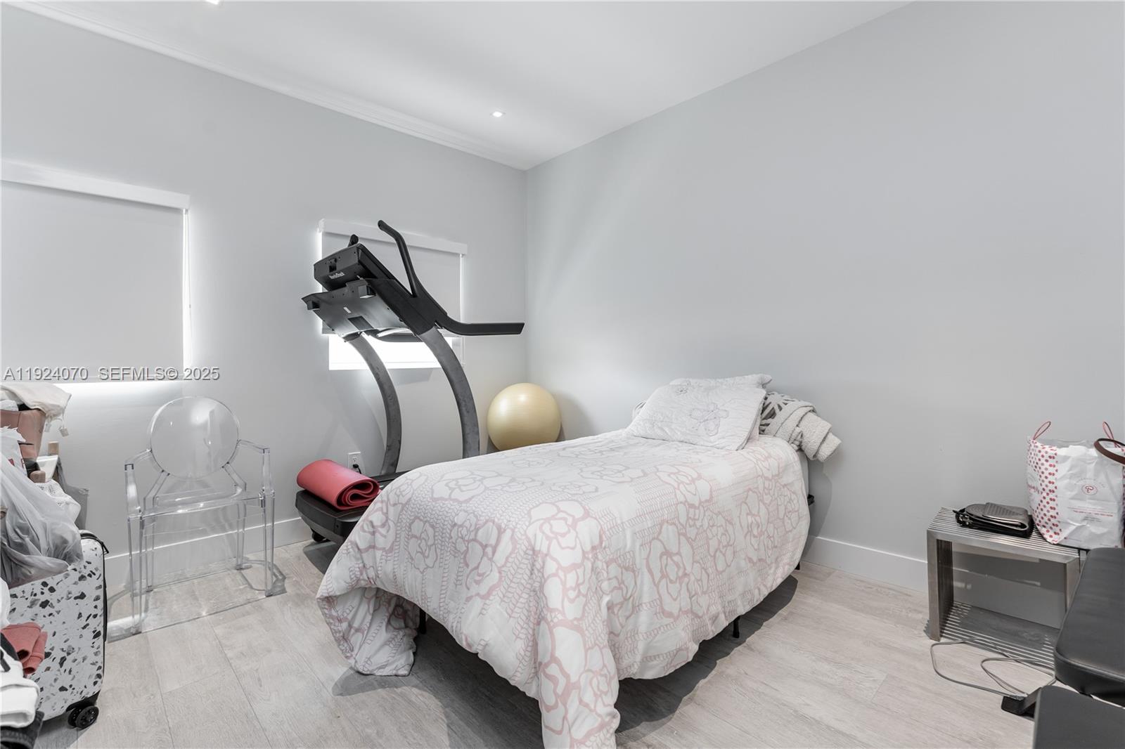 AVENTURA BAY TOWNHOMES CO - Residential Lease