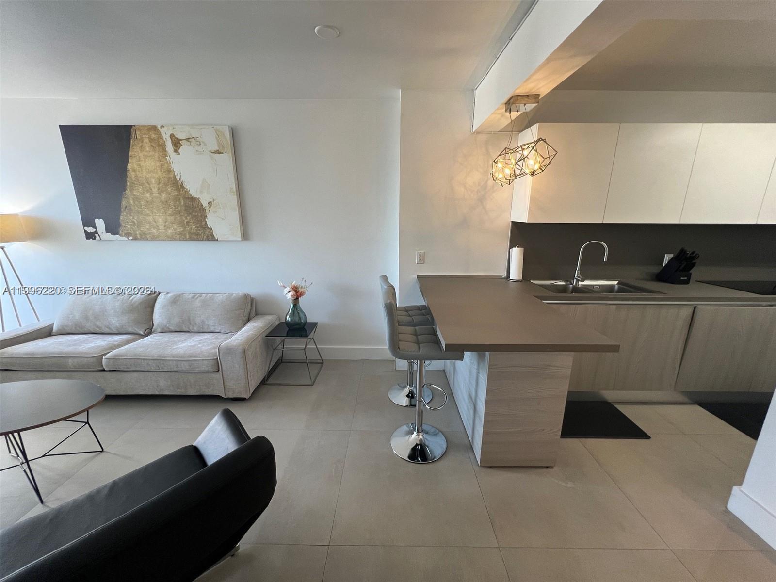 THE DECOPLAGE CONDO - Residential Lease