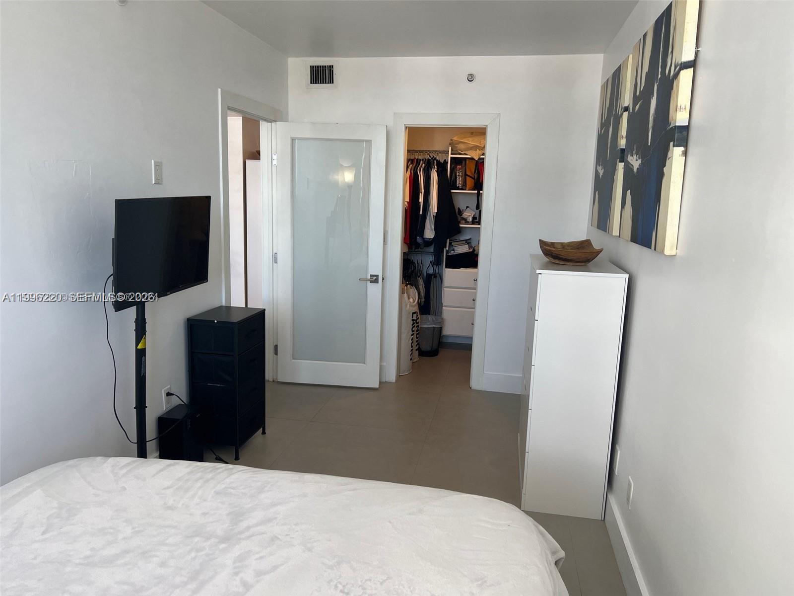 THE DECOPLAGE CONDO - Residential Lease