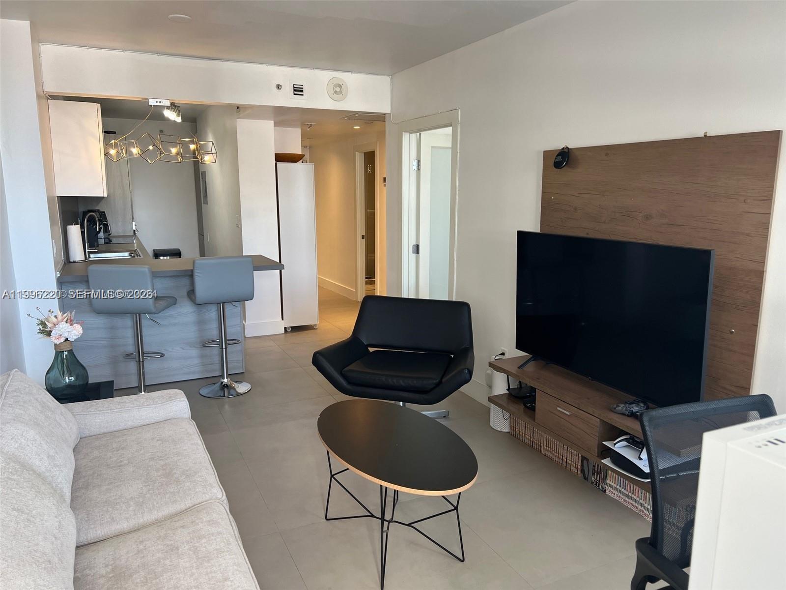 THE DECOPLAGE CONDO - Residential Lease