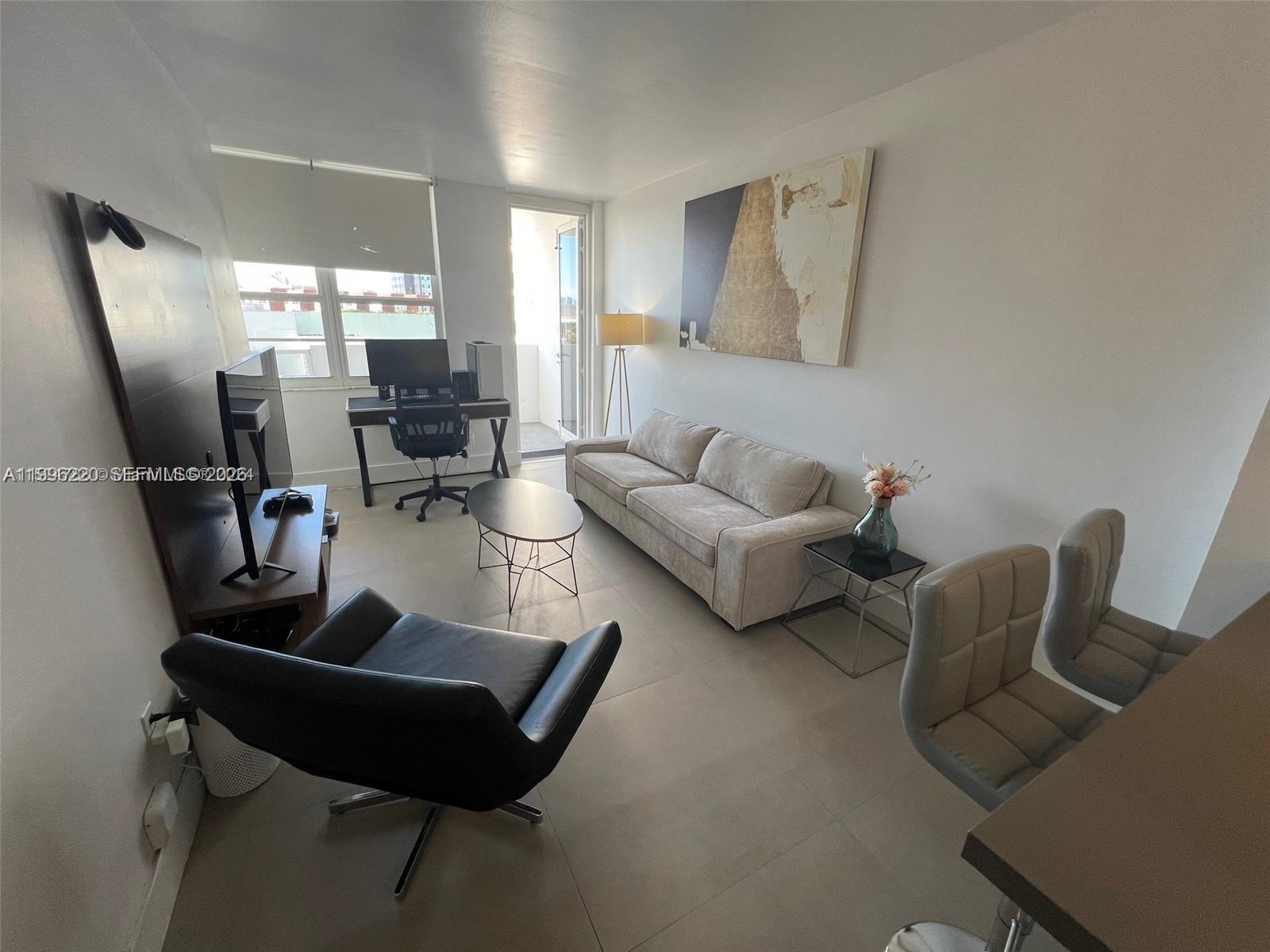 THE DECOPLAGE CONDO - Residential Lease