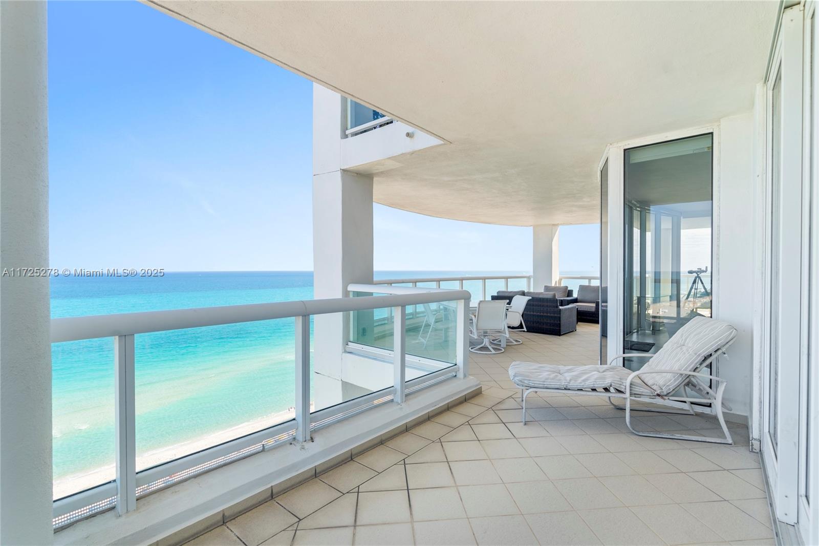 LA TOUR CONDO - Residential