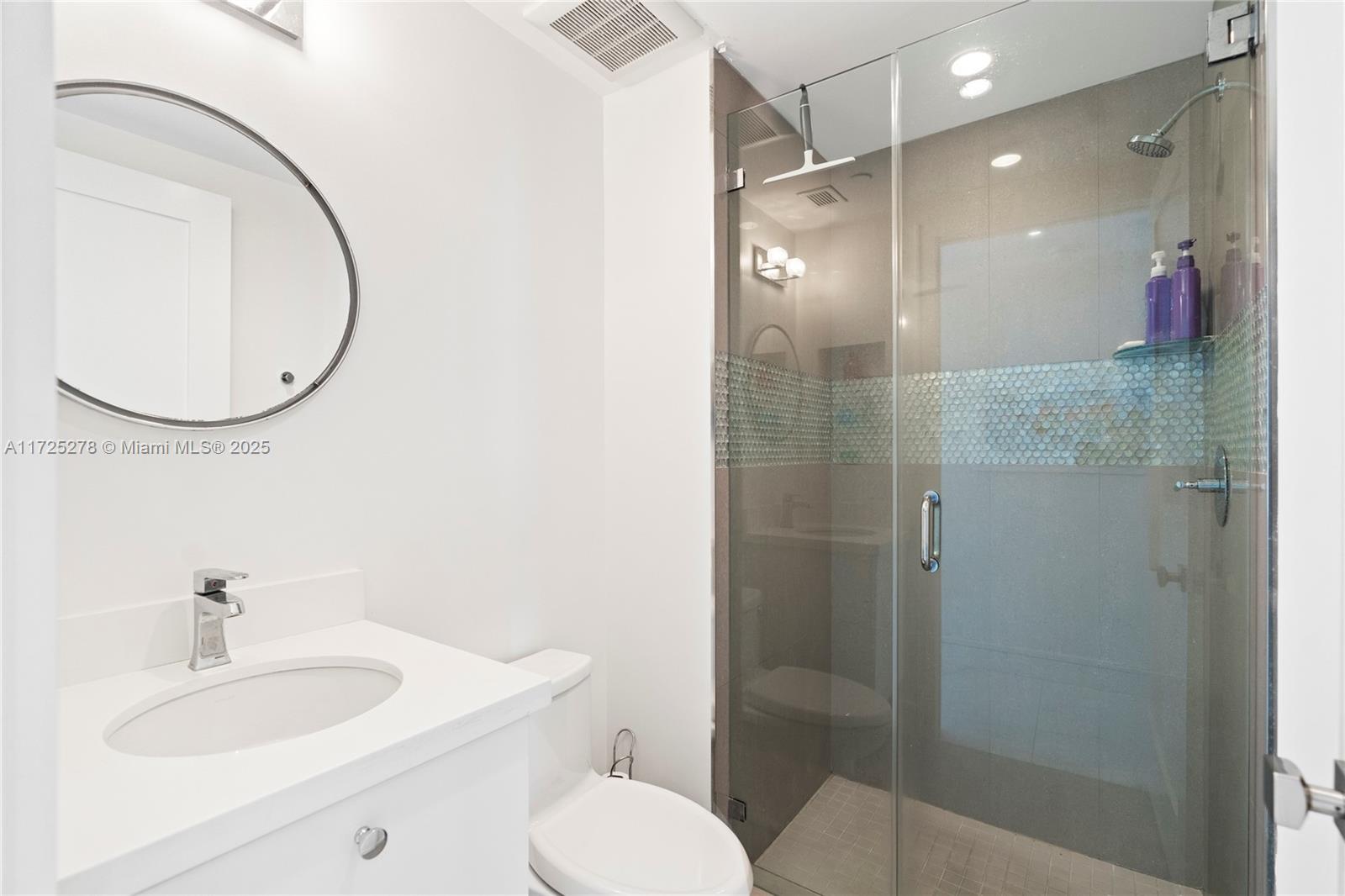 LA TOUR CONDO - Residential